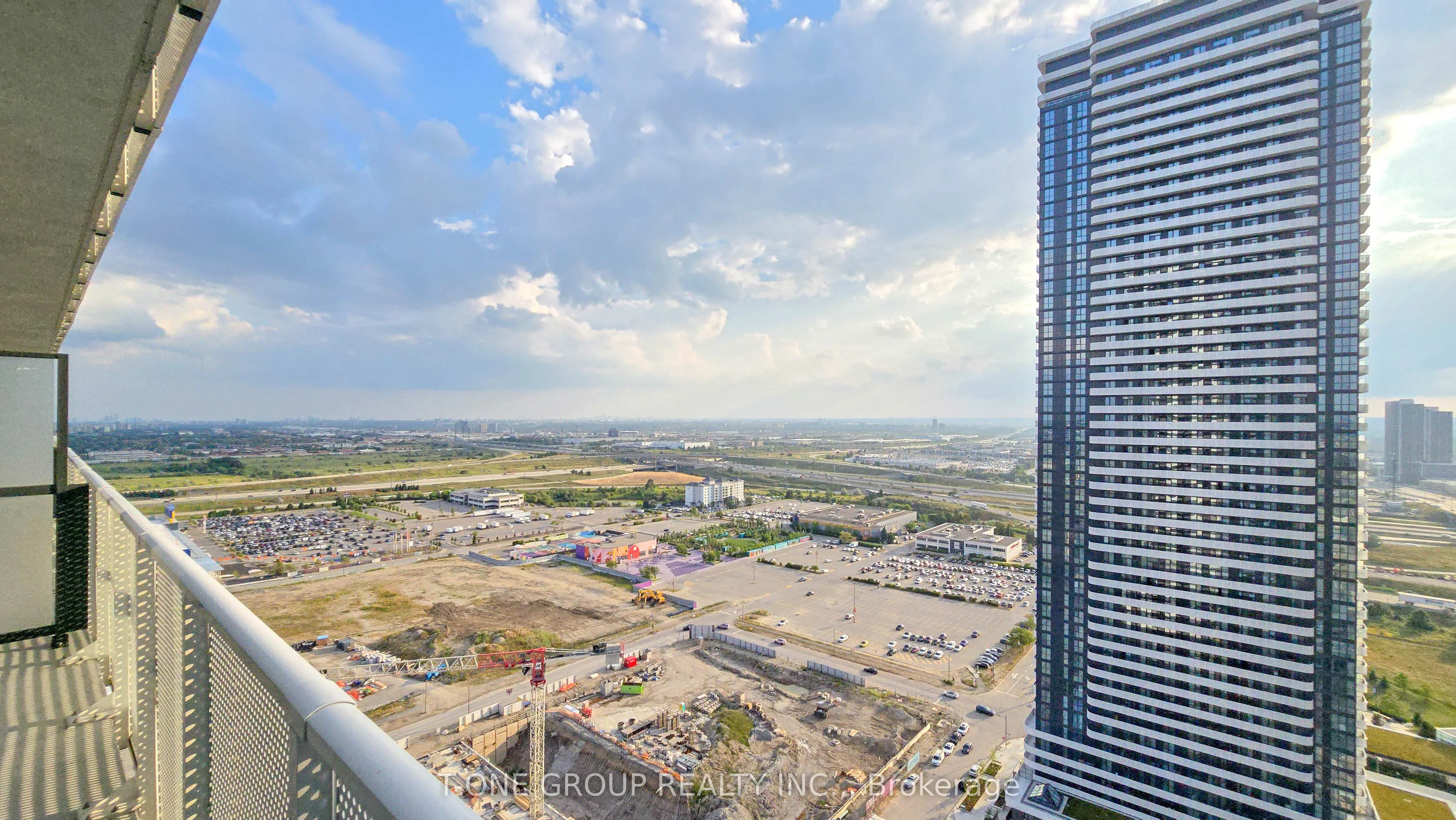 28 Interchange Way, #3001