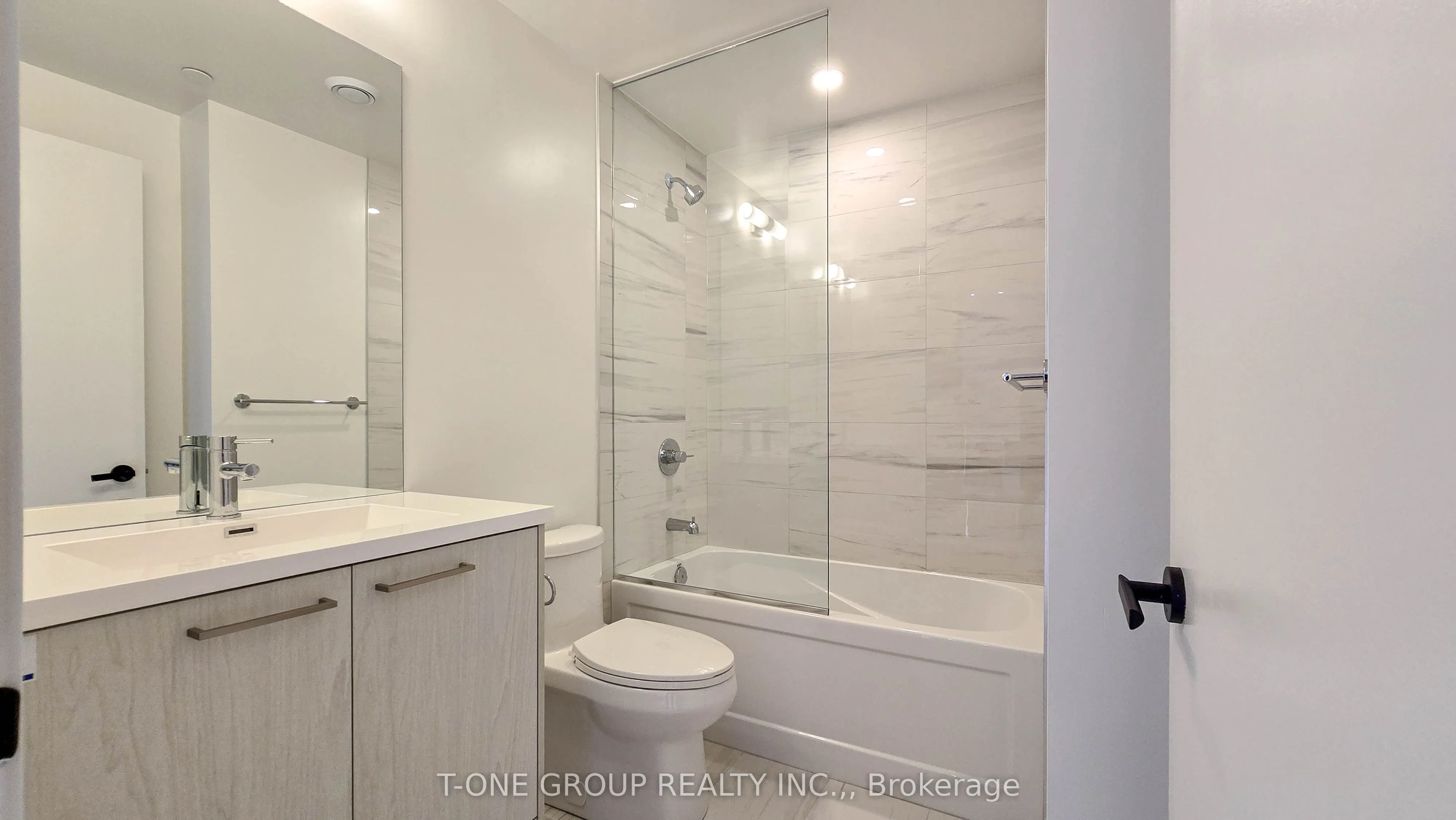 28 Interchange Way, #3001