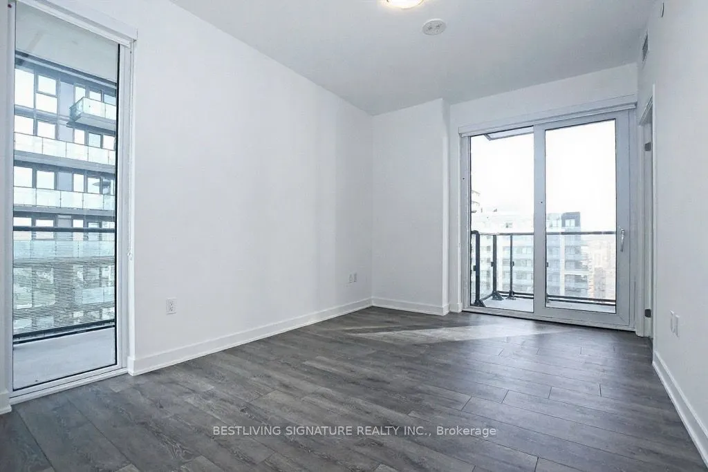 105 Oneida Crescent, #1603