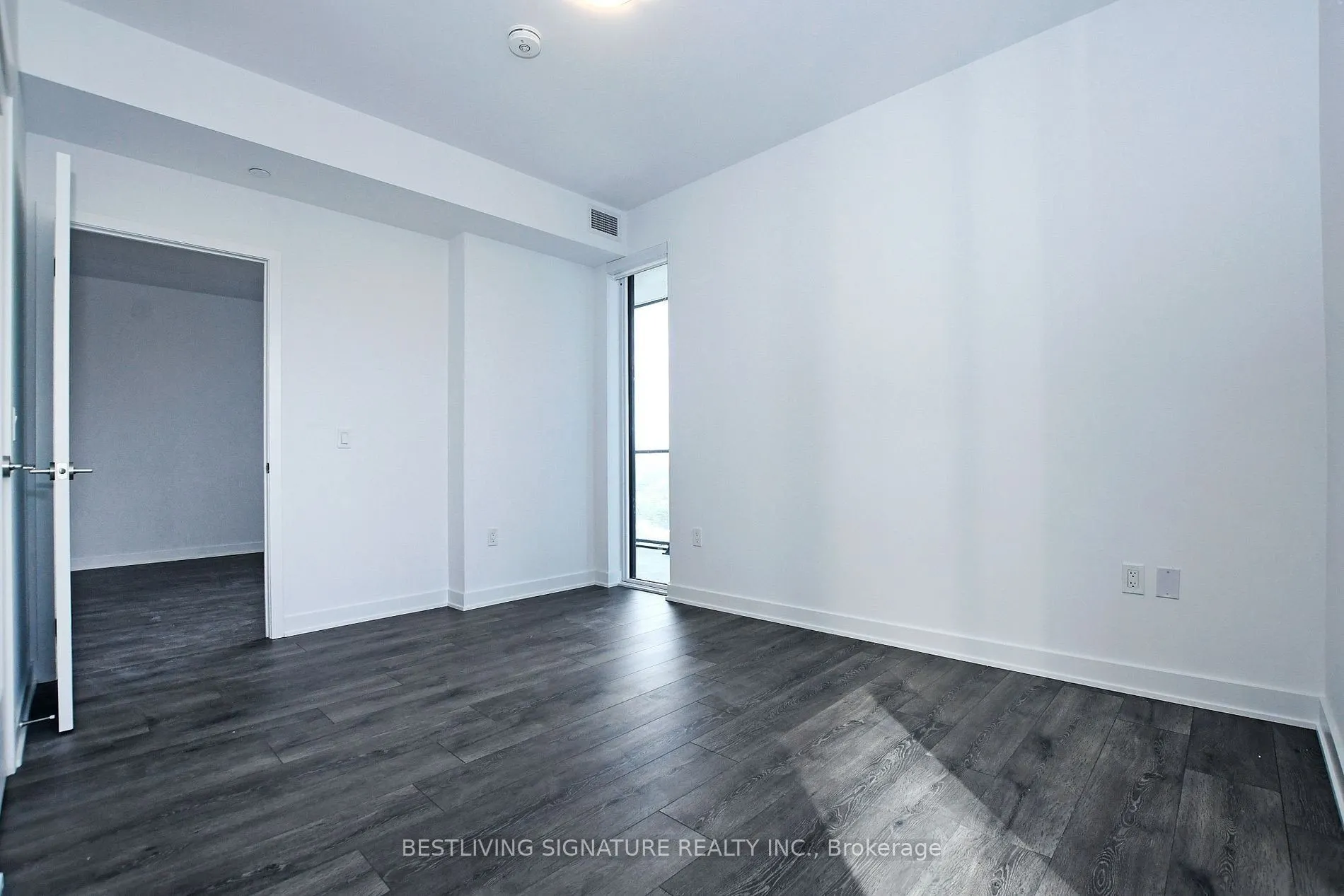 105 Oneida Crescent, #1603