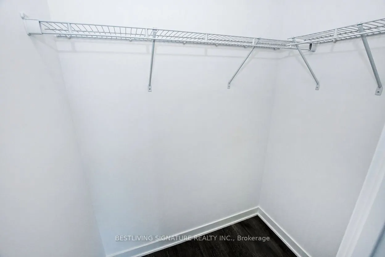 105 Oneida Crescent, #1603