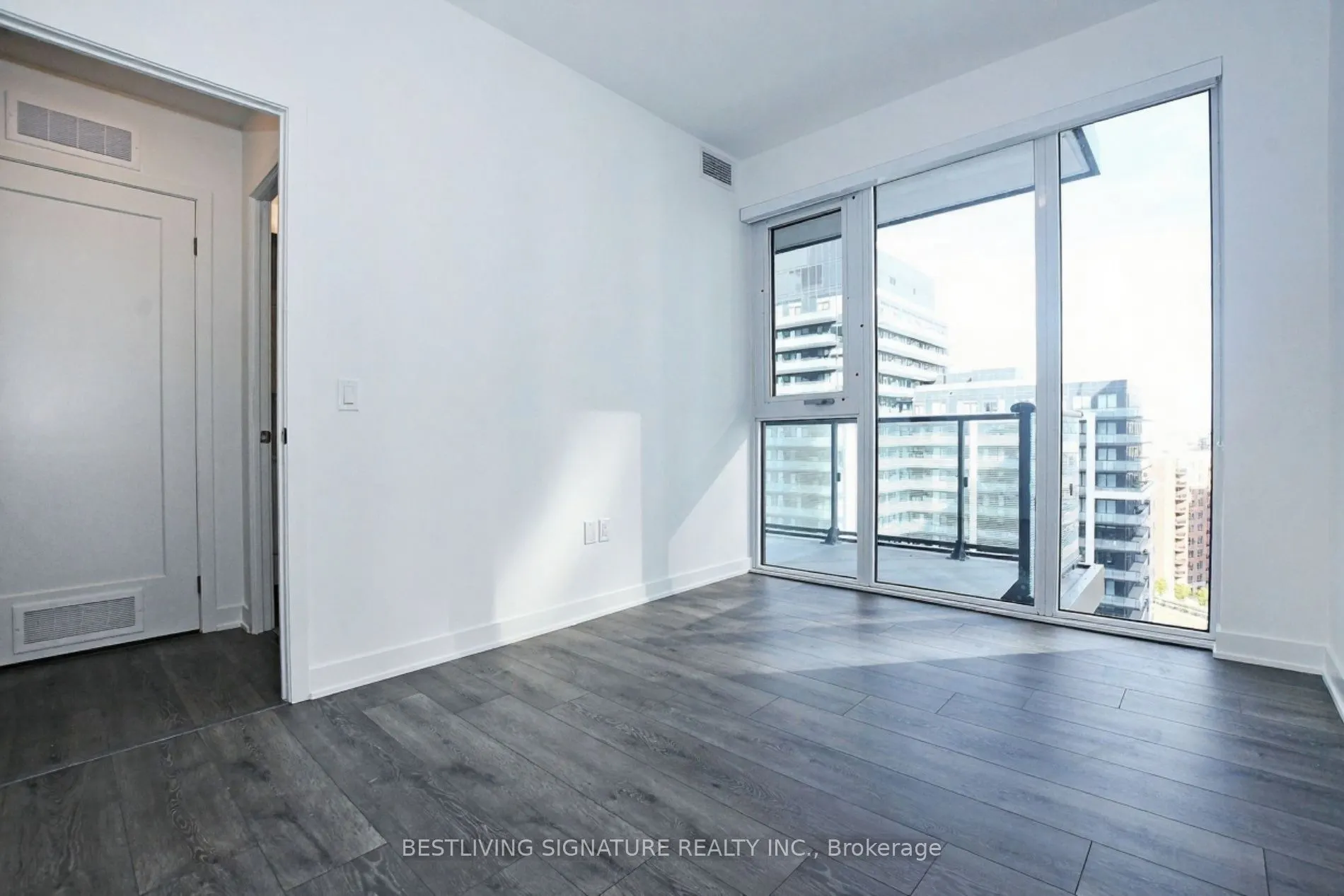 105 Oneida Crescent, #1603