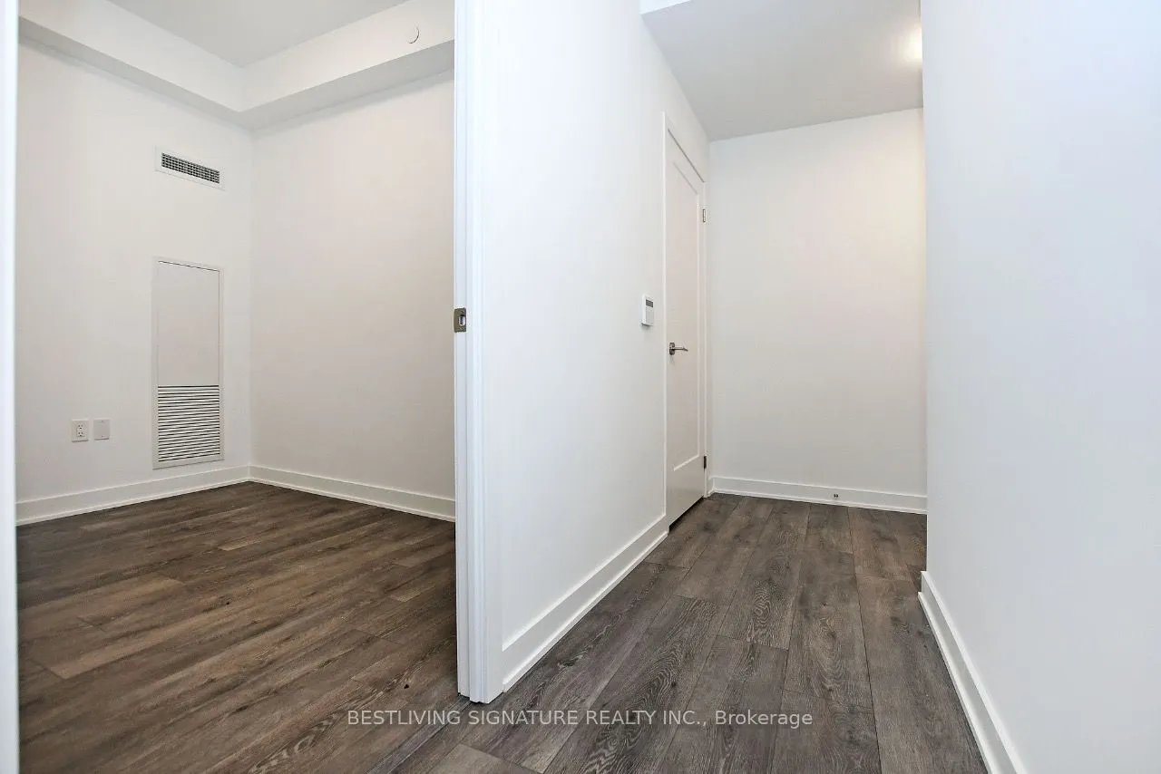 105 Oneida Crescent, #1603