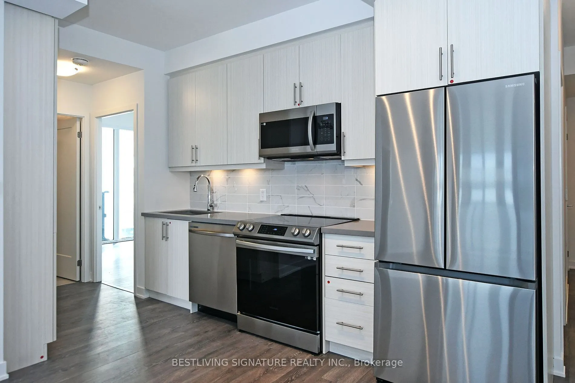 105 Oneida Crescent, #1603