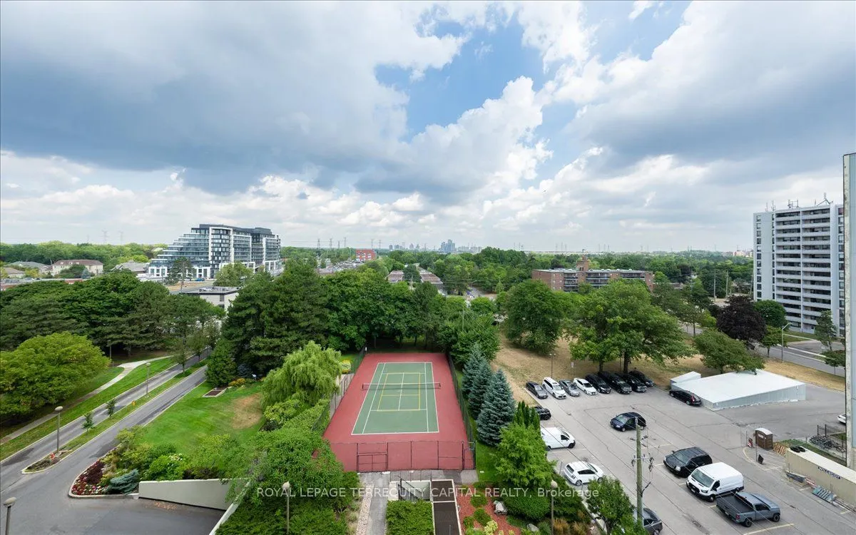 8111 Yonge Street, #909