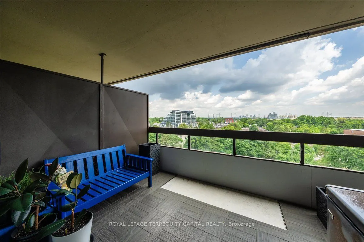 8111 Yonge Street, #909