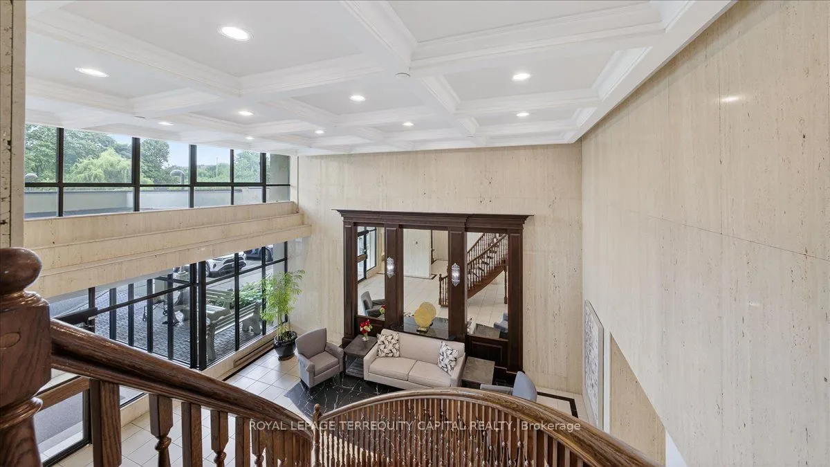 8111 Yonge Street, #909