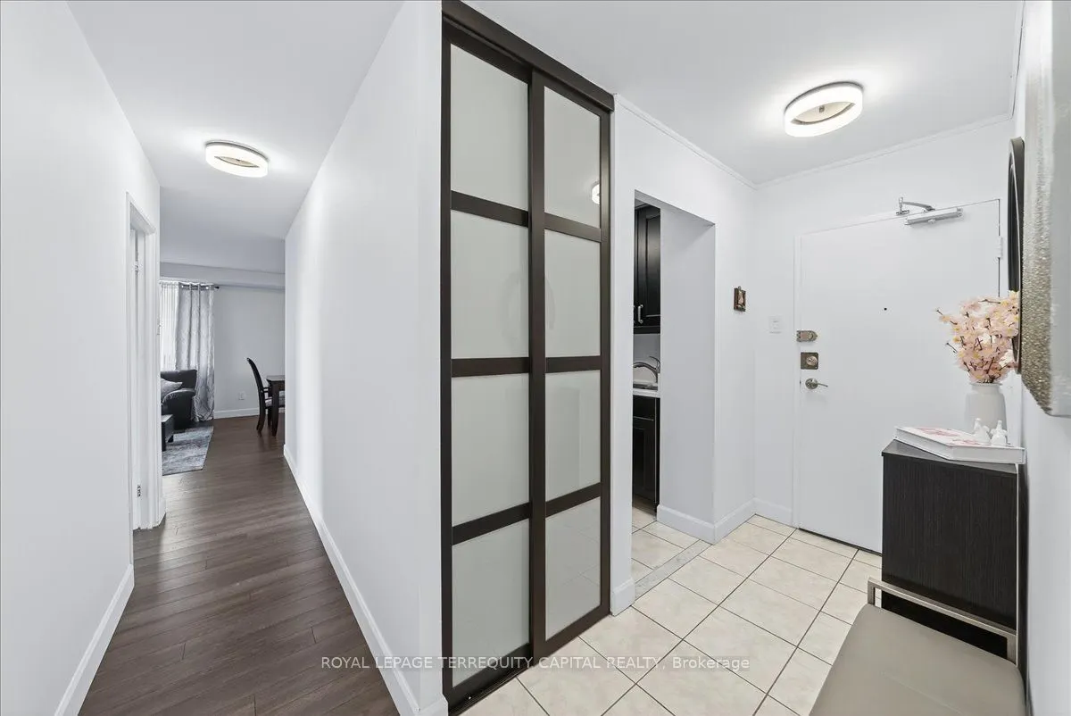 8111 Yonge Street, #909