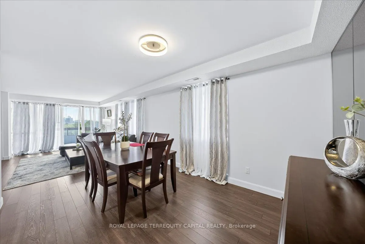 8111 Yonge Street, #909