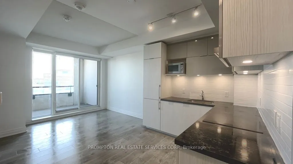 8 Rouge Valley Drive W, #807