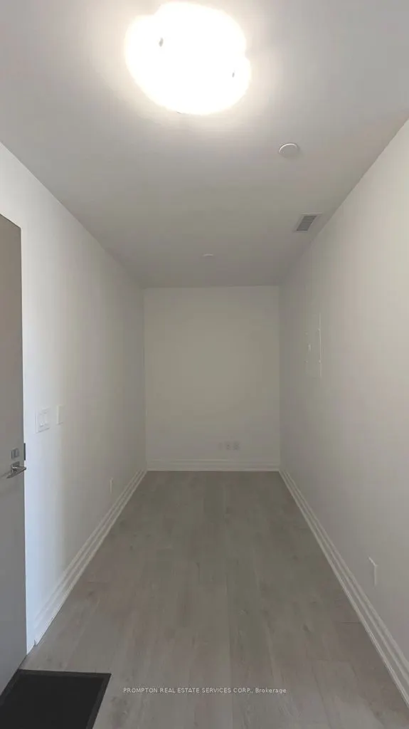 8 Rouge Valley Drive W, #807