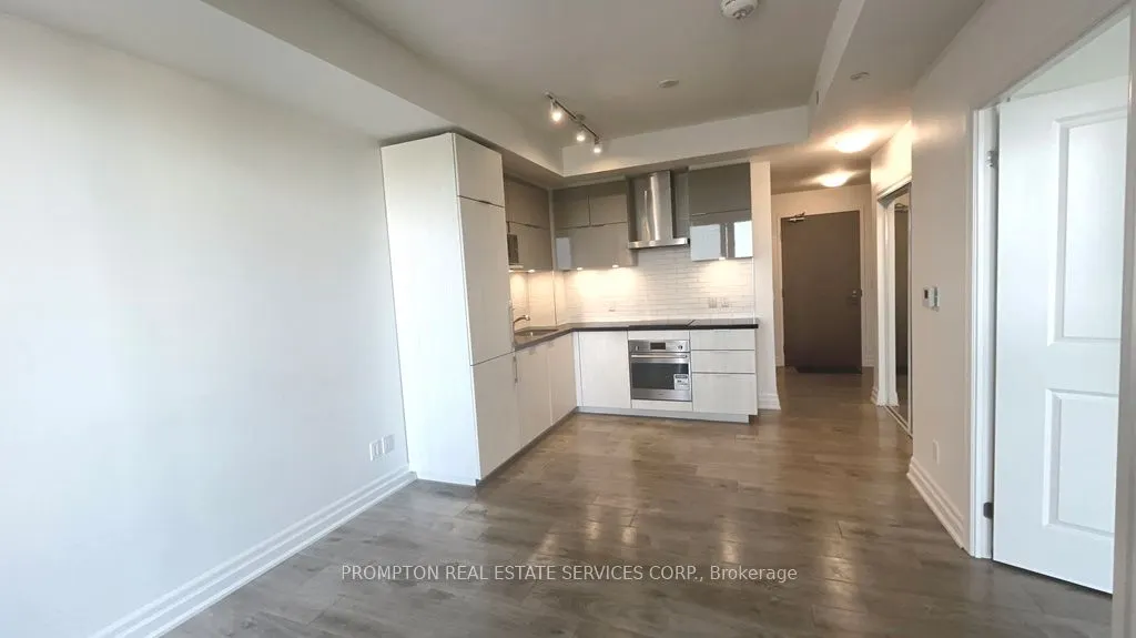 8 Rouge Valley Drive W, #807