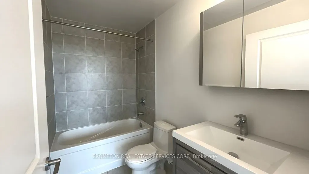 8 Rouge Valley Drive W, #807