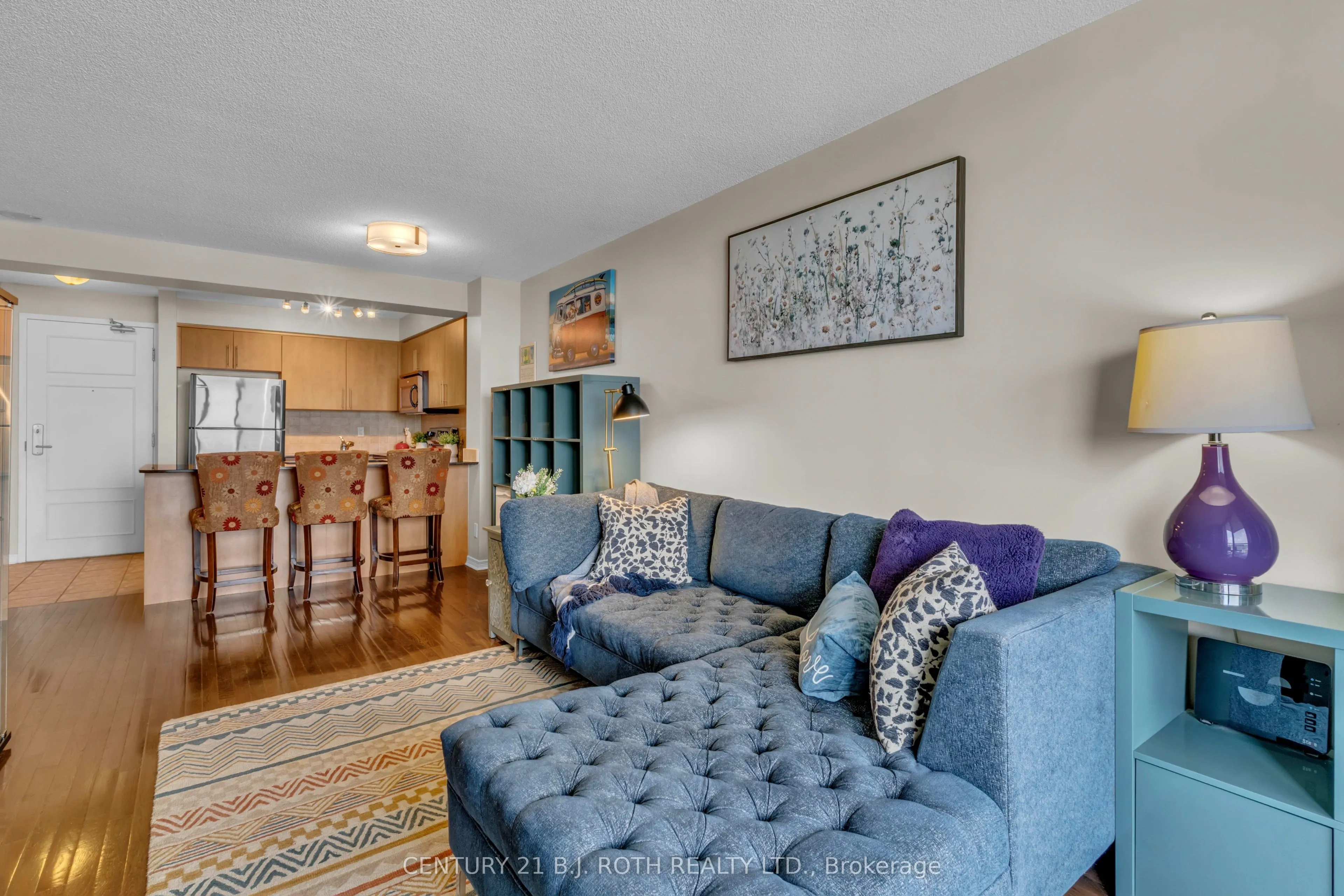 350 Red Maple Road, #1202