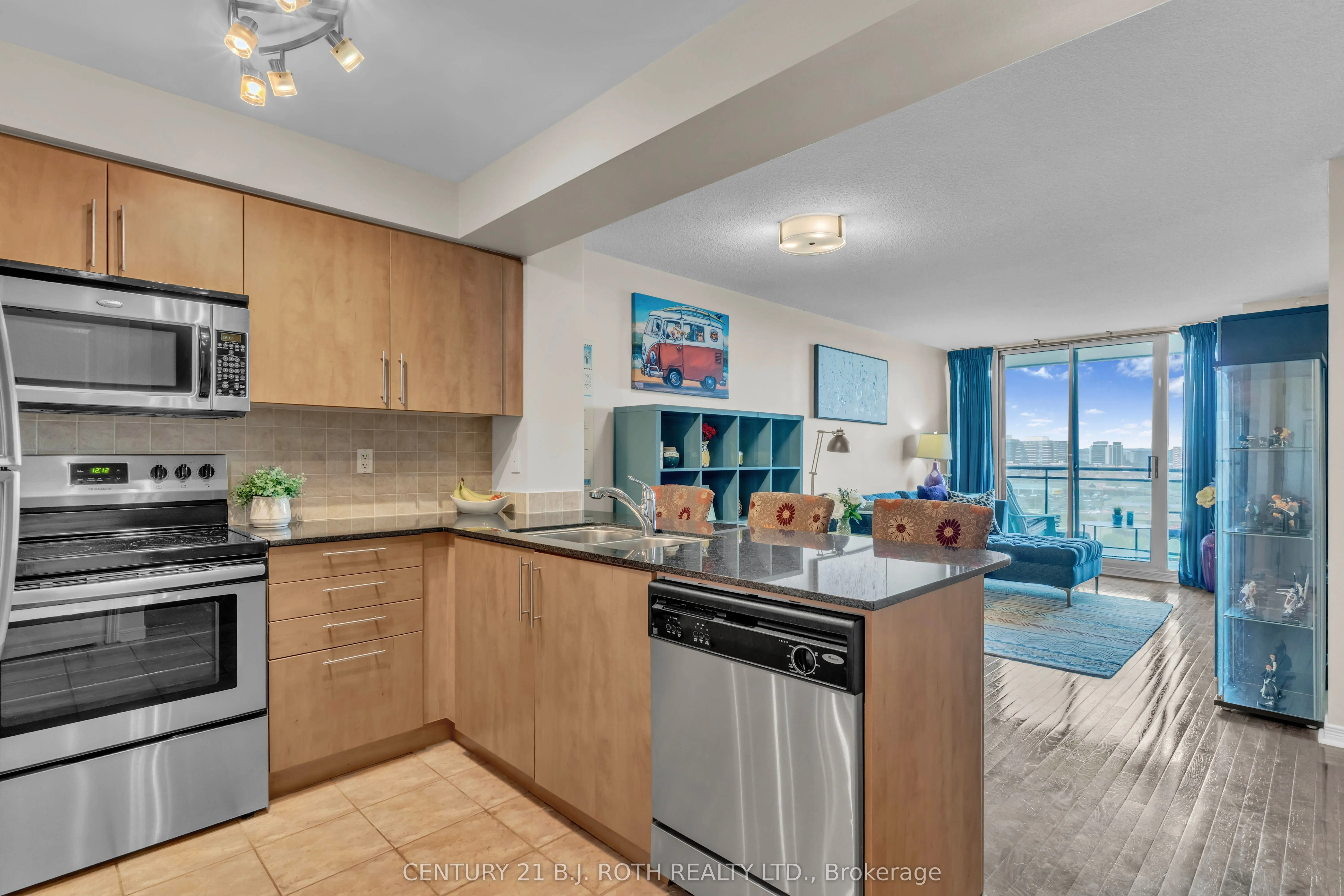 350 Red Maple Road, #1202