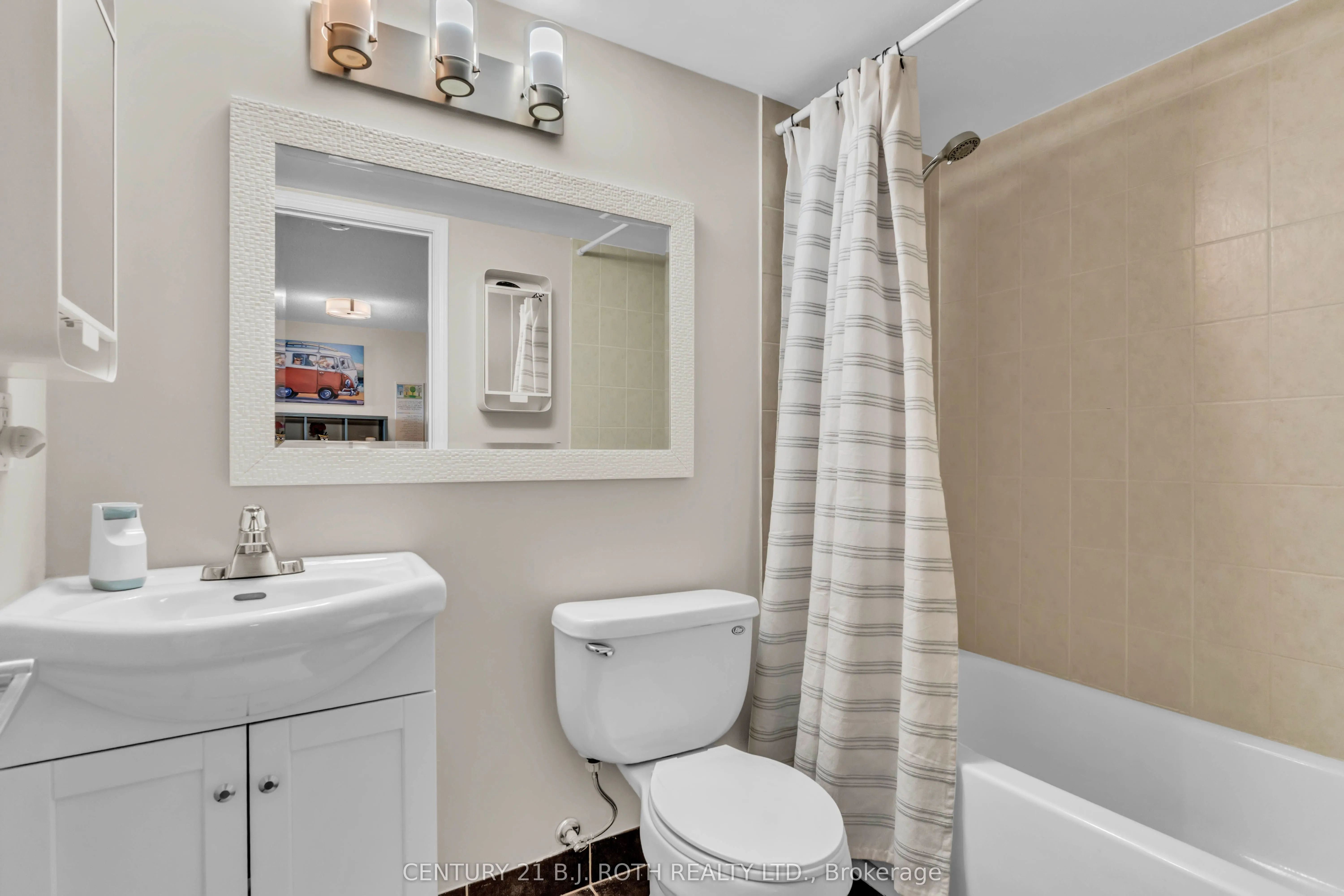 350 Red Maple Road, #1202
