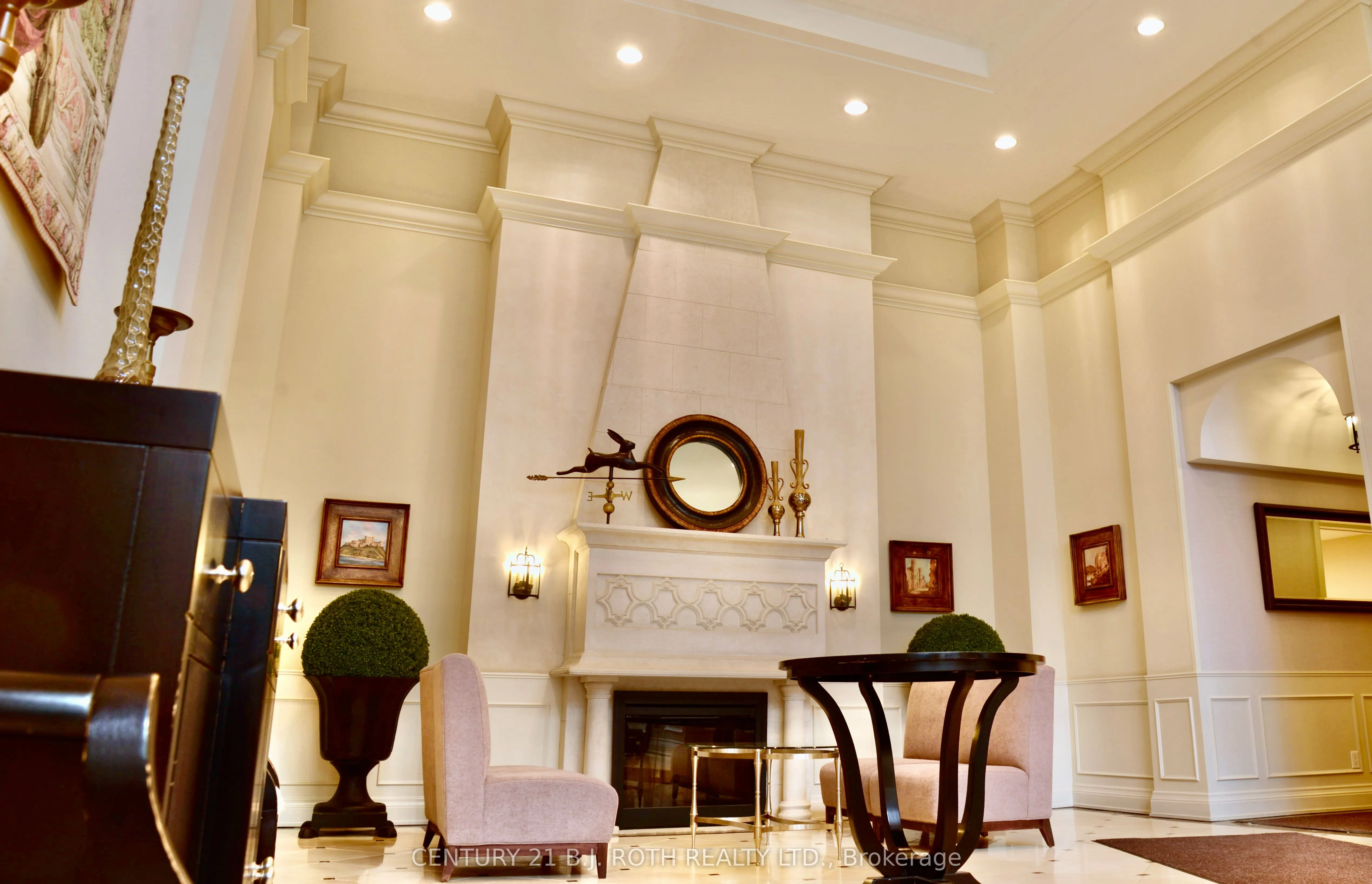350 Red Maple Road, #1202