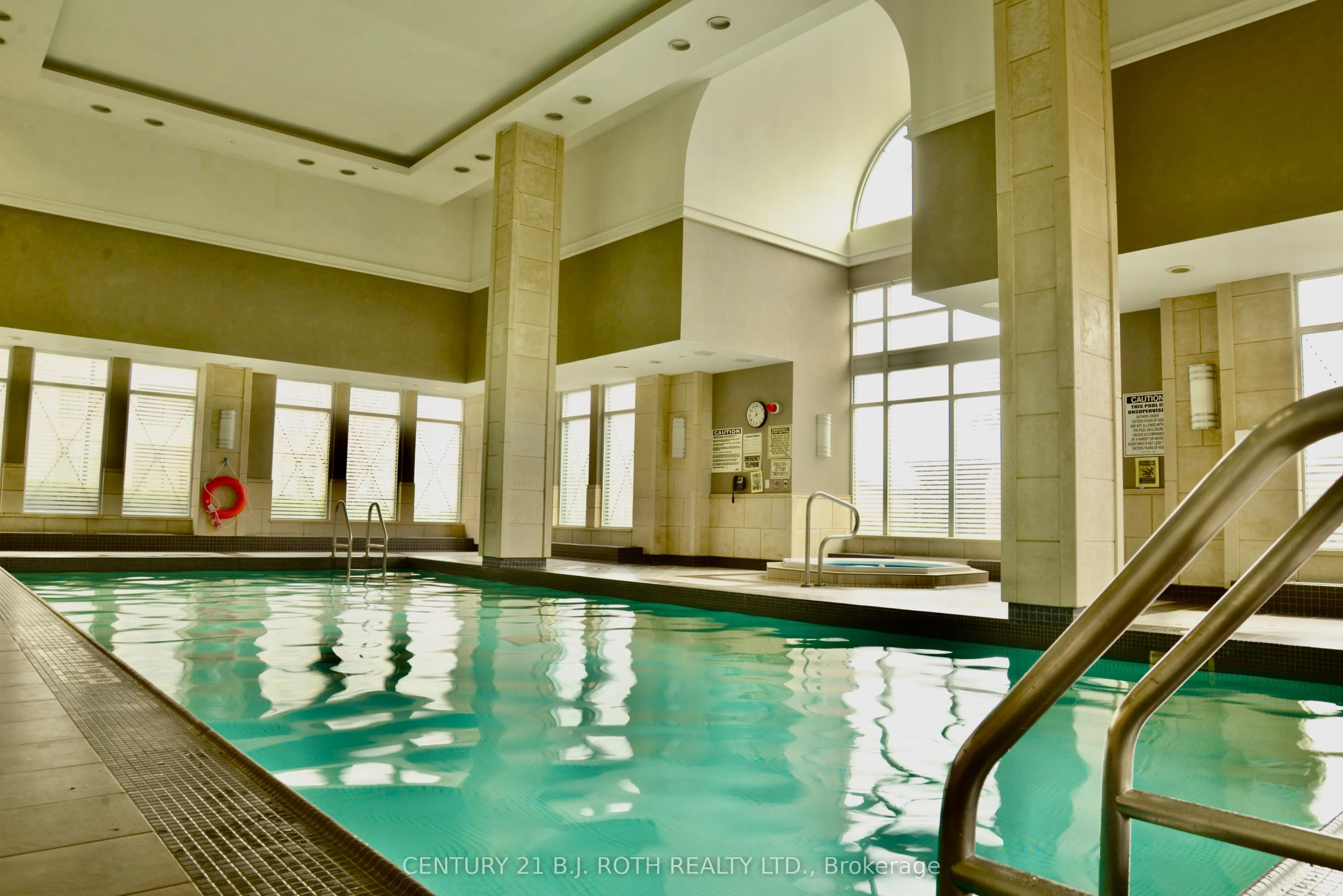 350 Red Maple Road, #1202