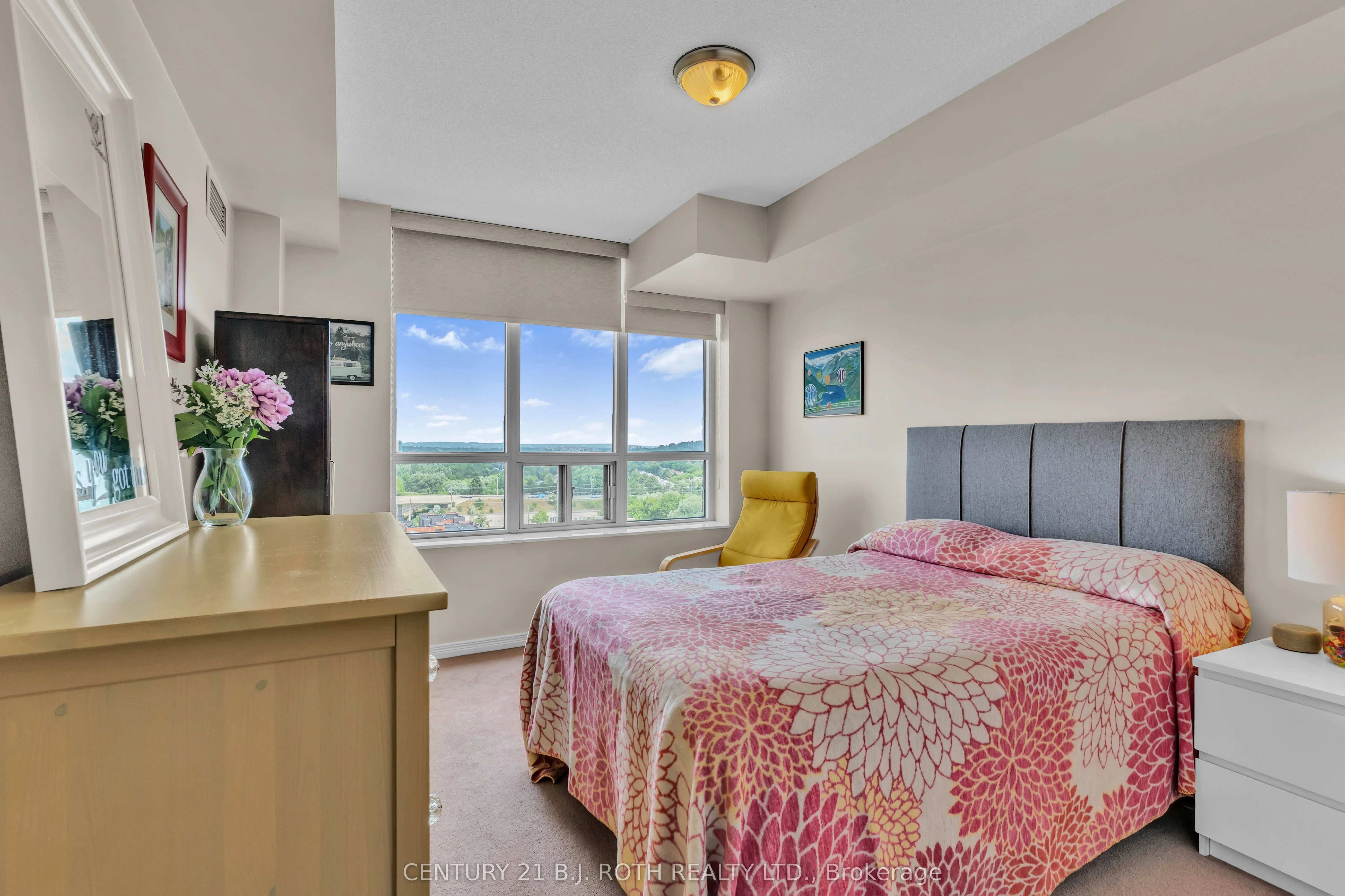 350 Red Maple Road, #1202