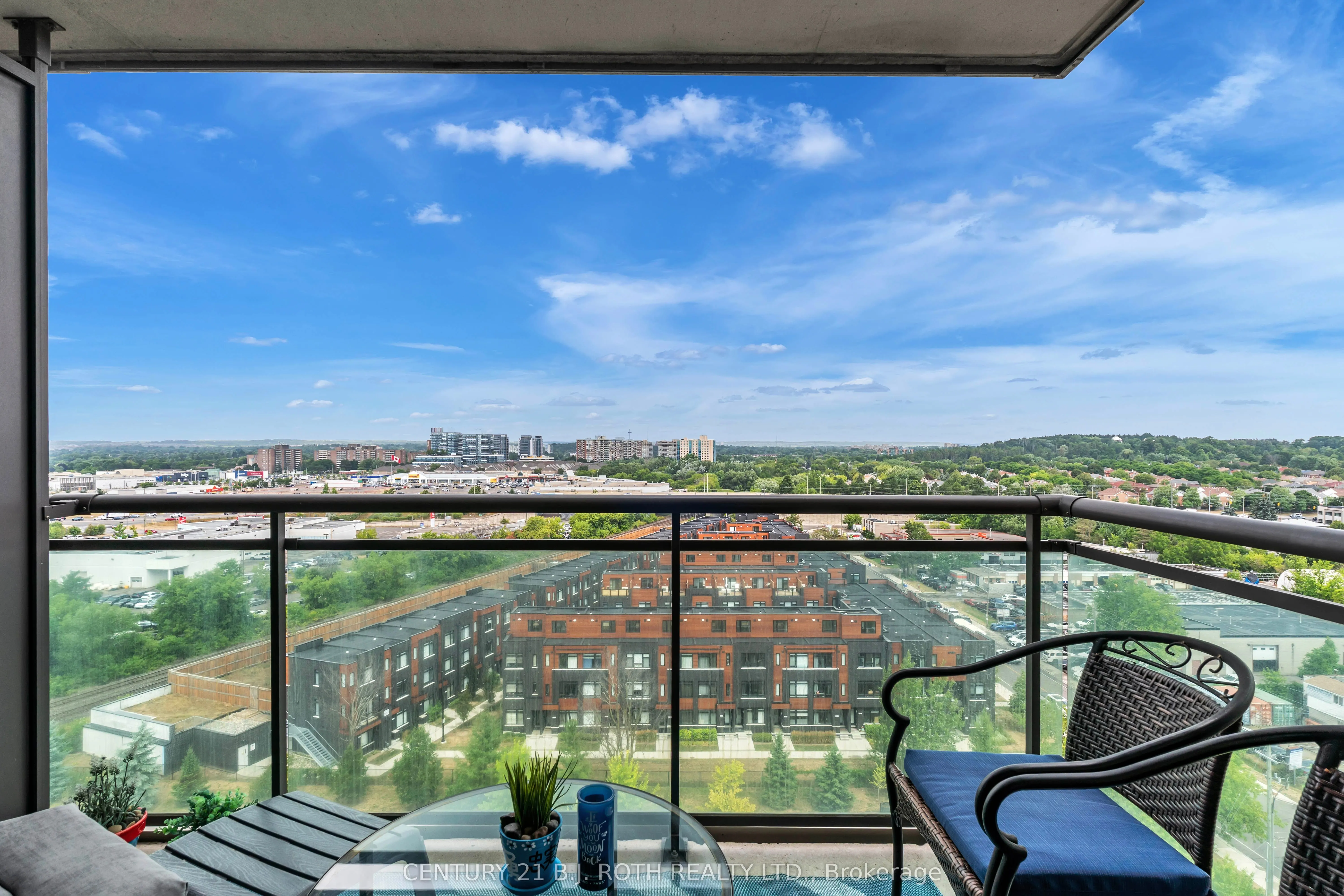 350 Red Maple Road, #1202