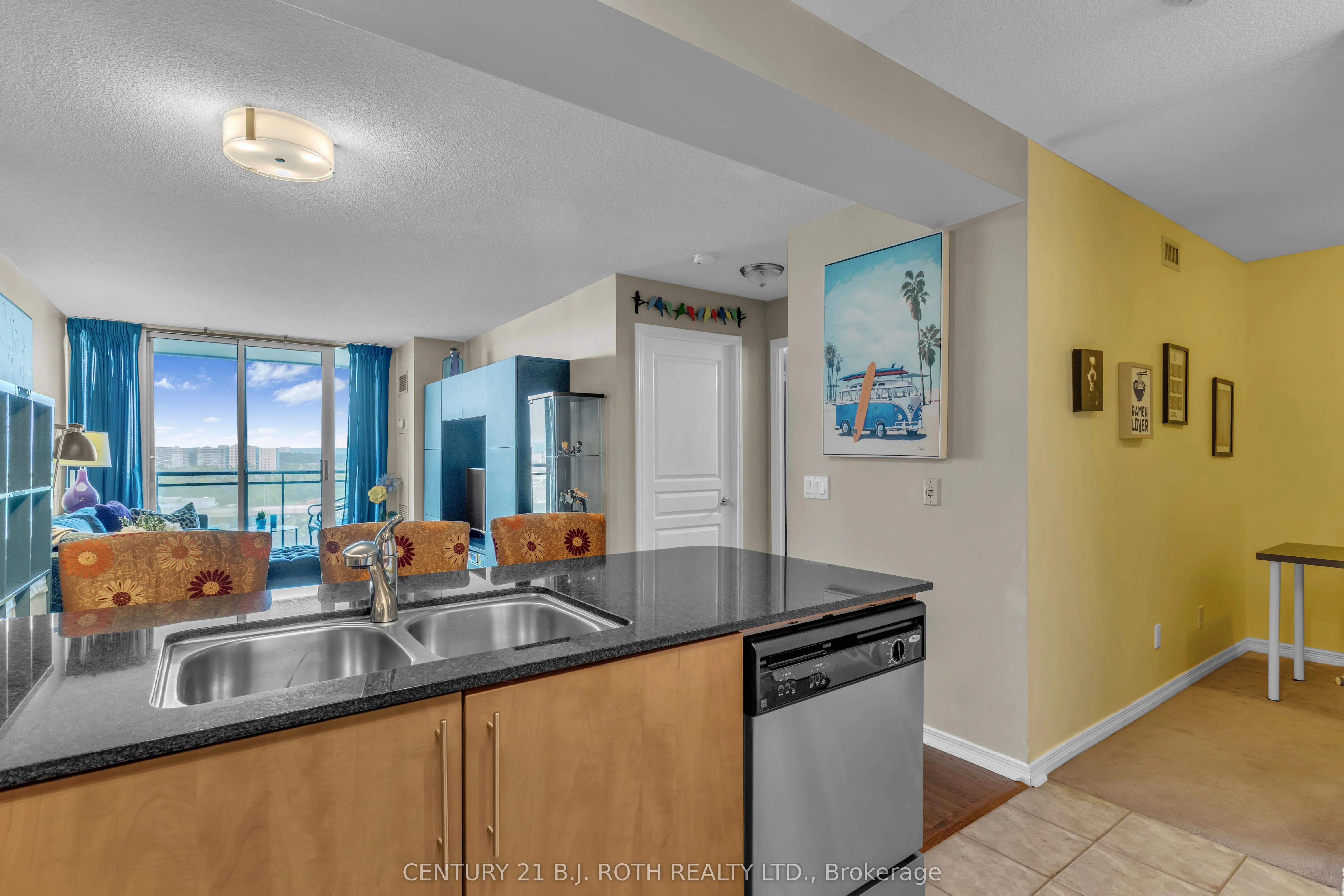 350 Red Maple Road, #1202