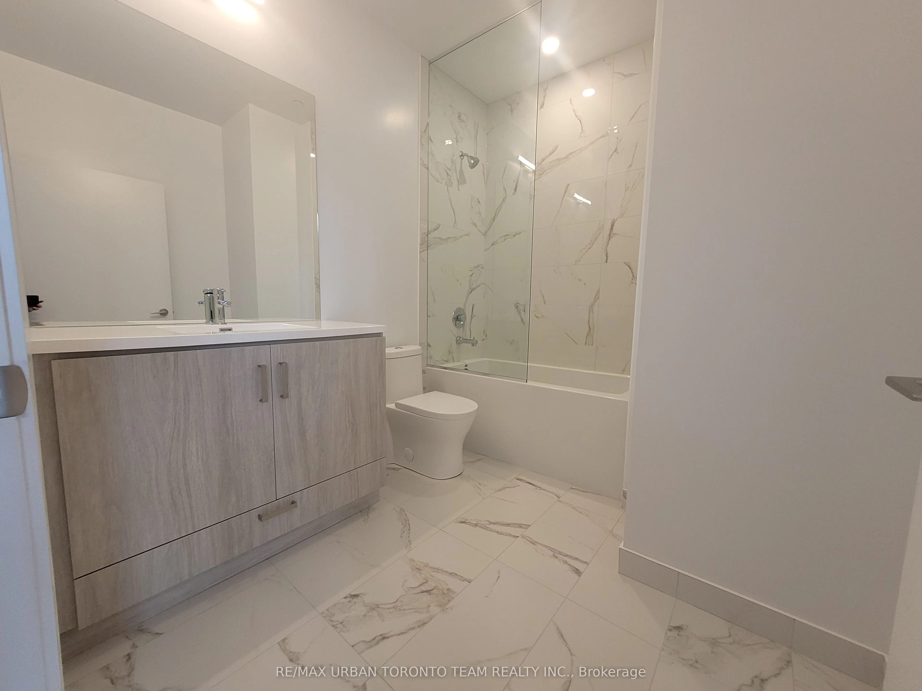 10 Honeycrisp Crescent, #208