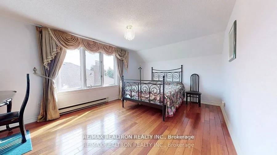 72 Spanhouse Crescent