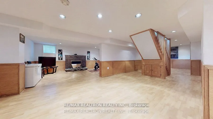 72 Spanhouse Crescent