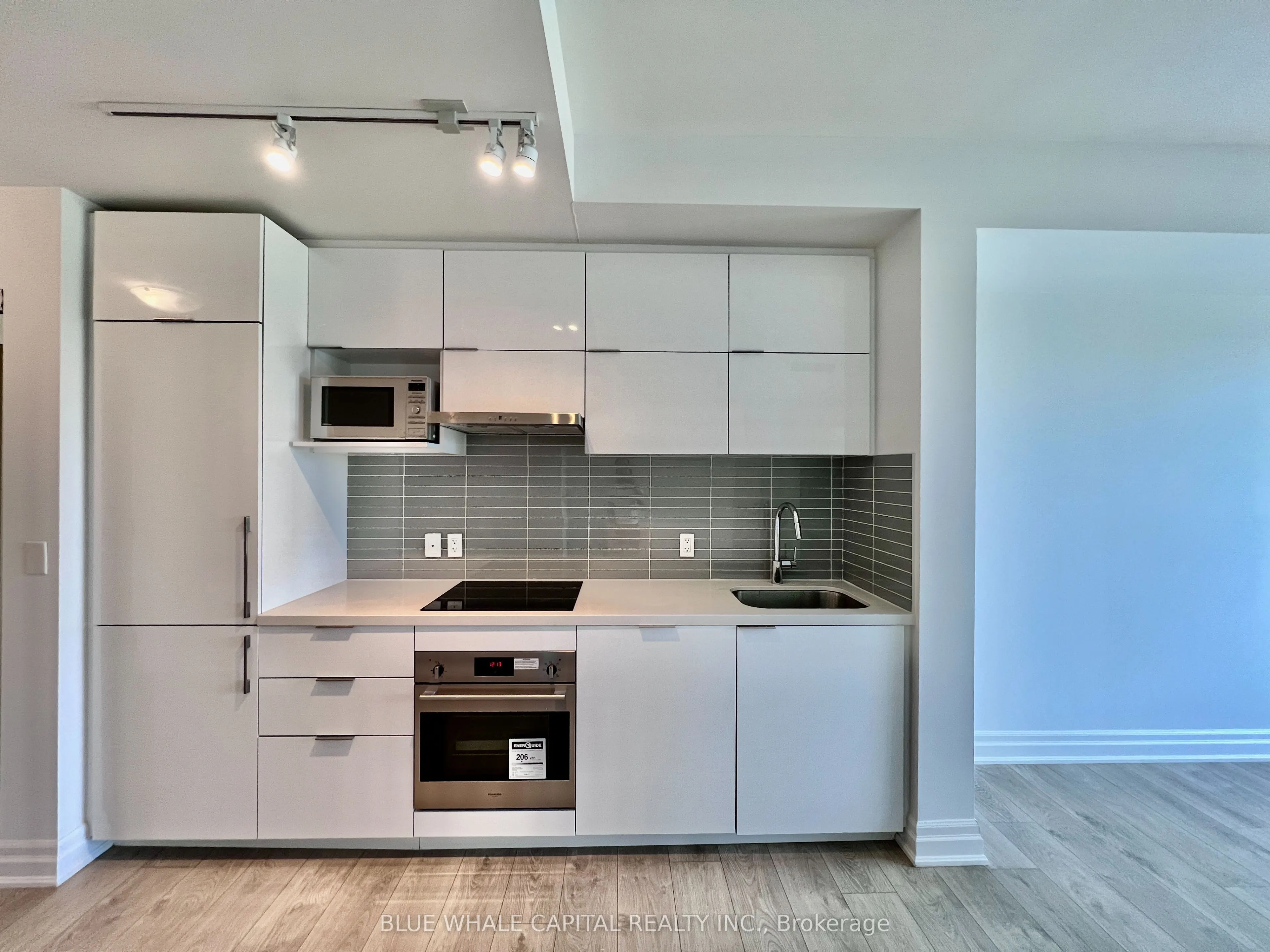 18 Rouge Valley Drive W, #311