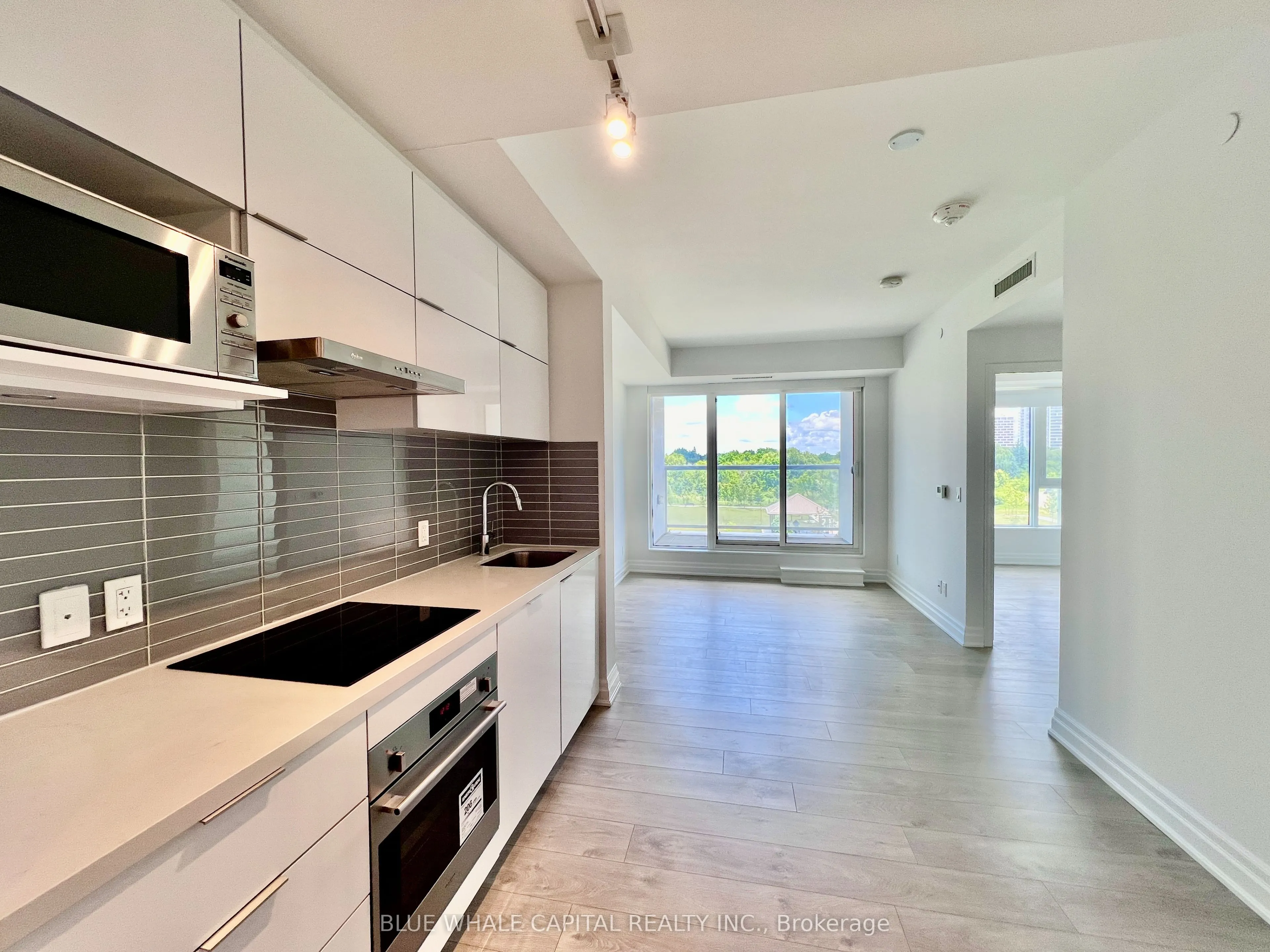 18 Rouge Valley Drive W, #311
