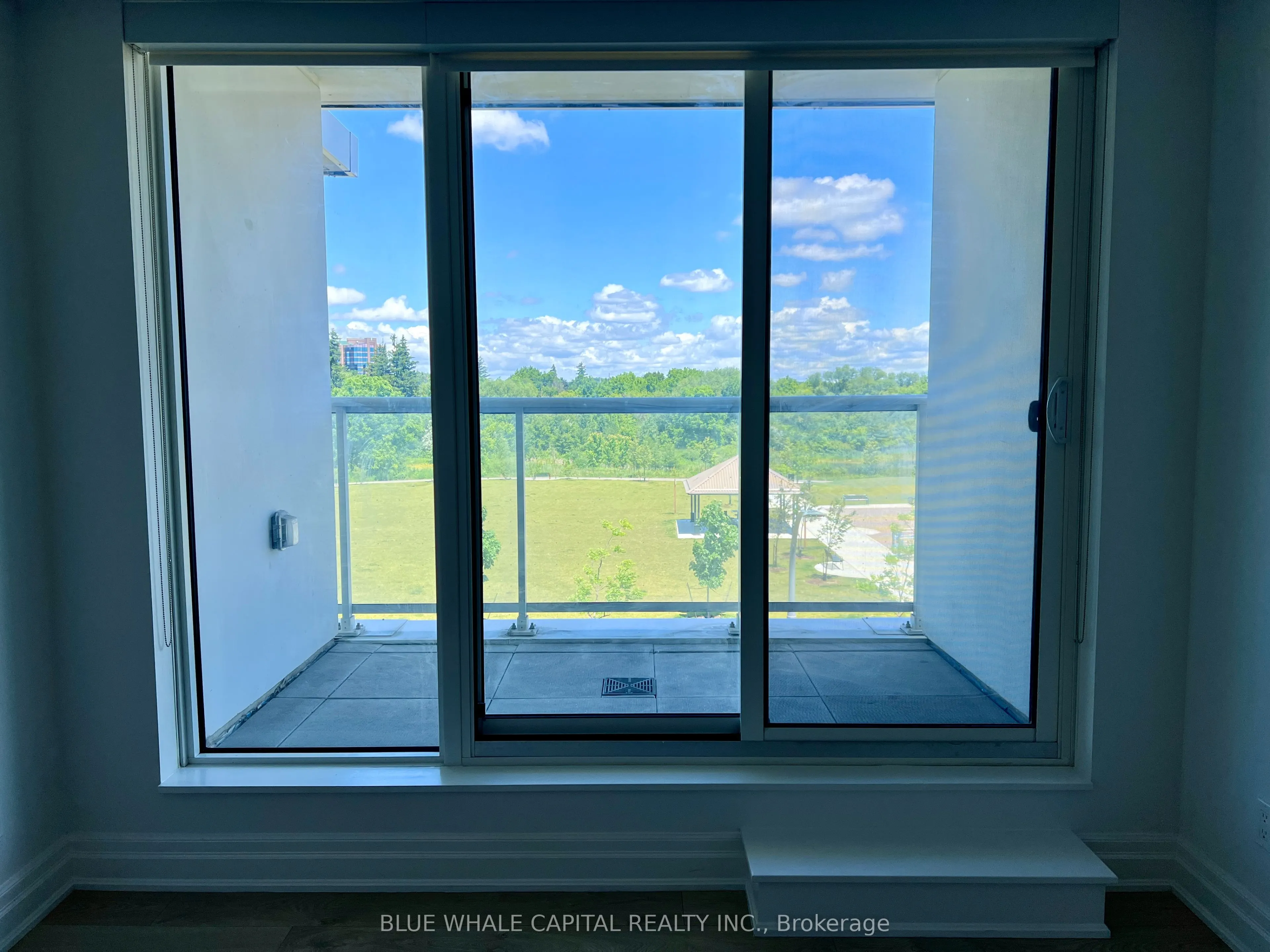 18 Rouge Valley Drive W, #311