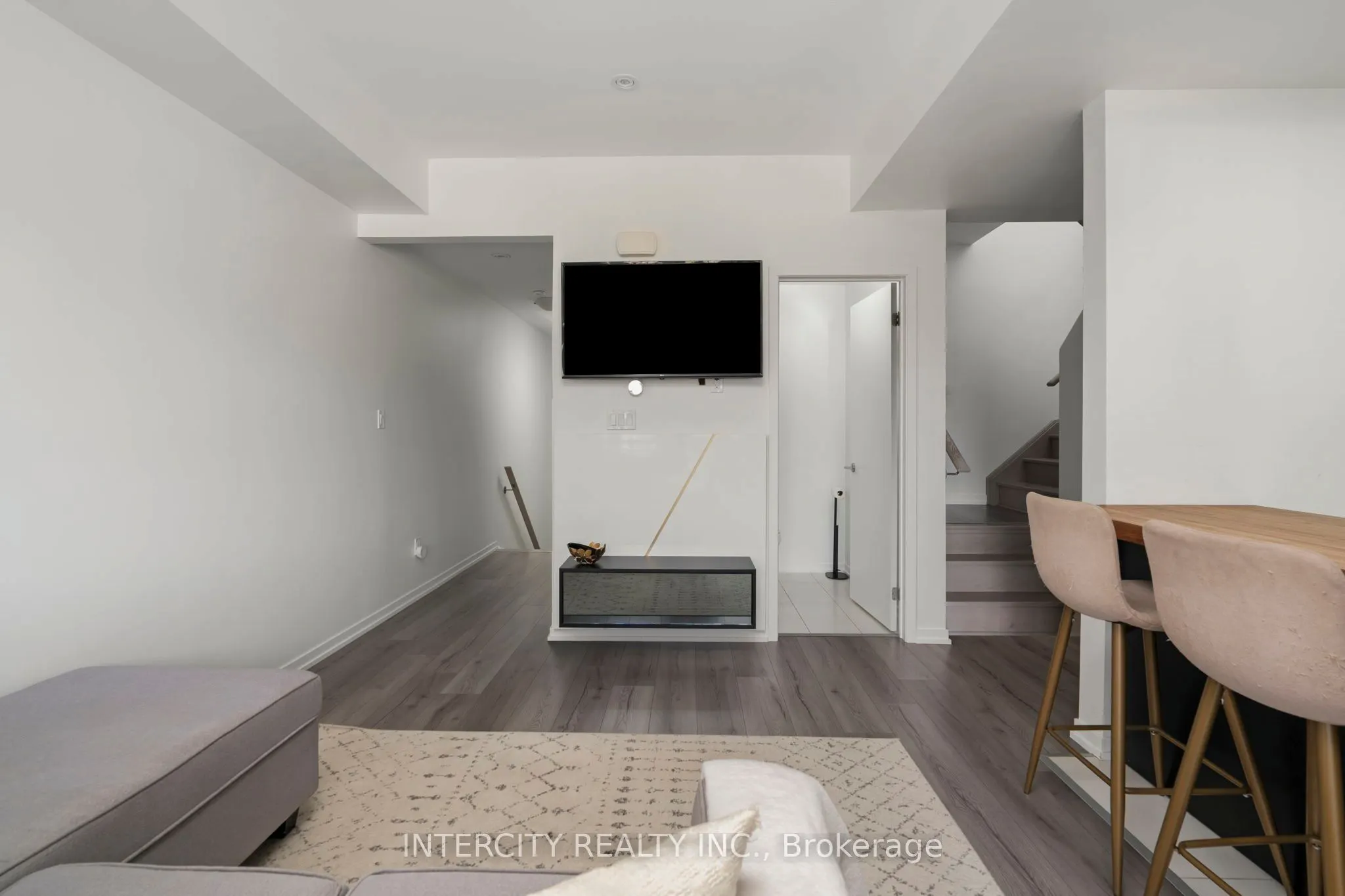 26 Bruce Street, #E-16