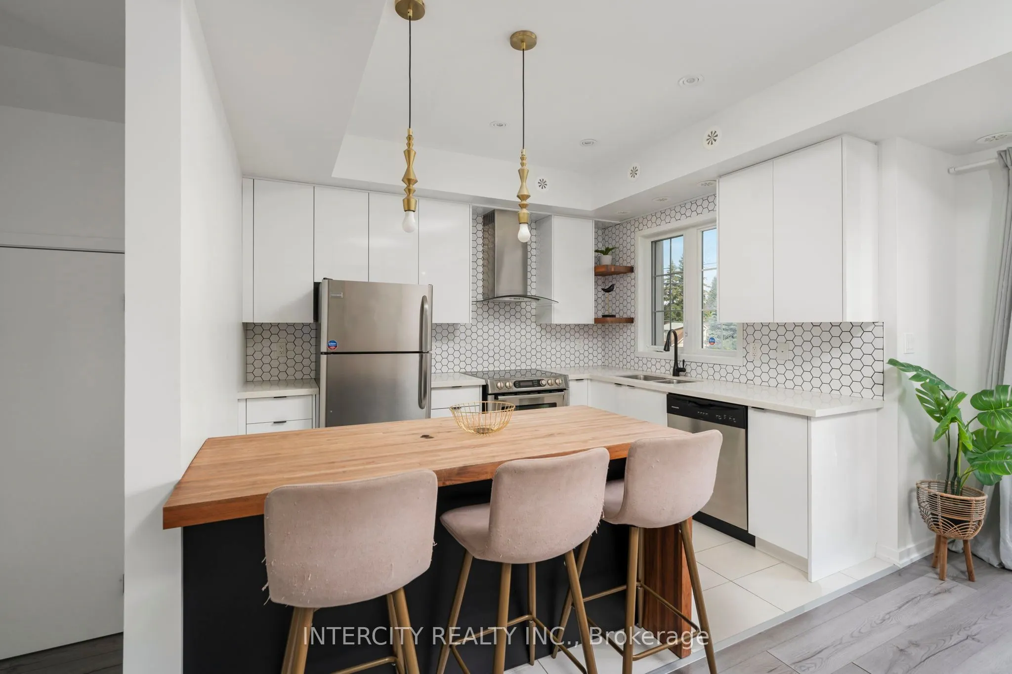26 Bruce Street, #E-16