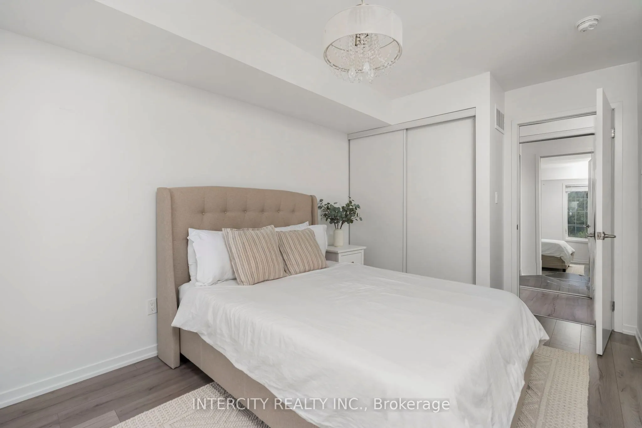 26 Bruce Street, #E-16