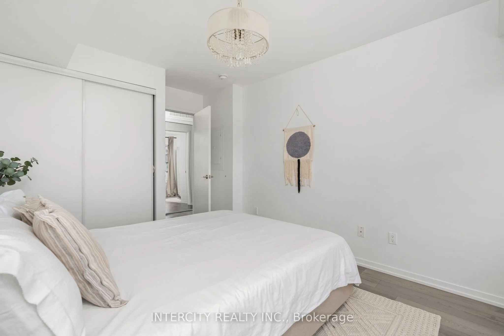 26 Bruce Street, #E-16