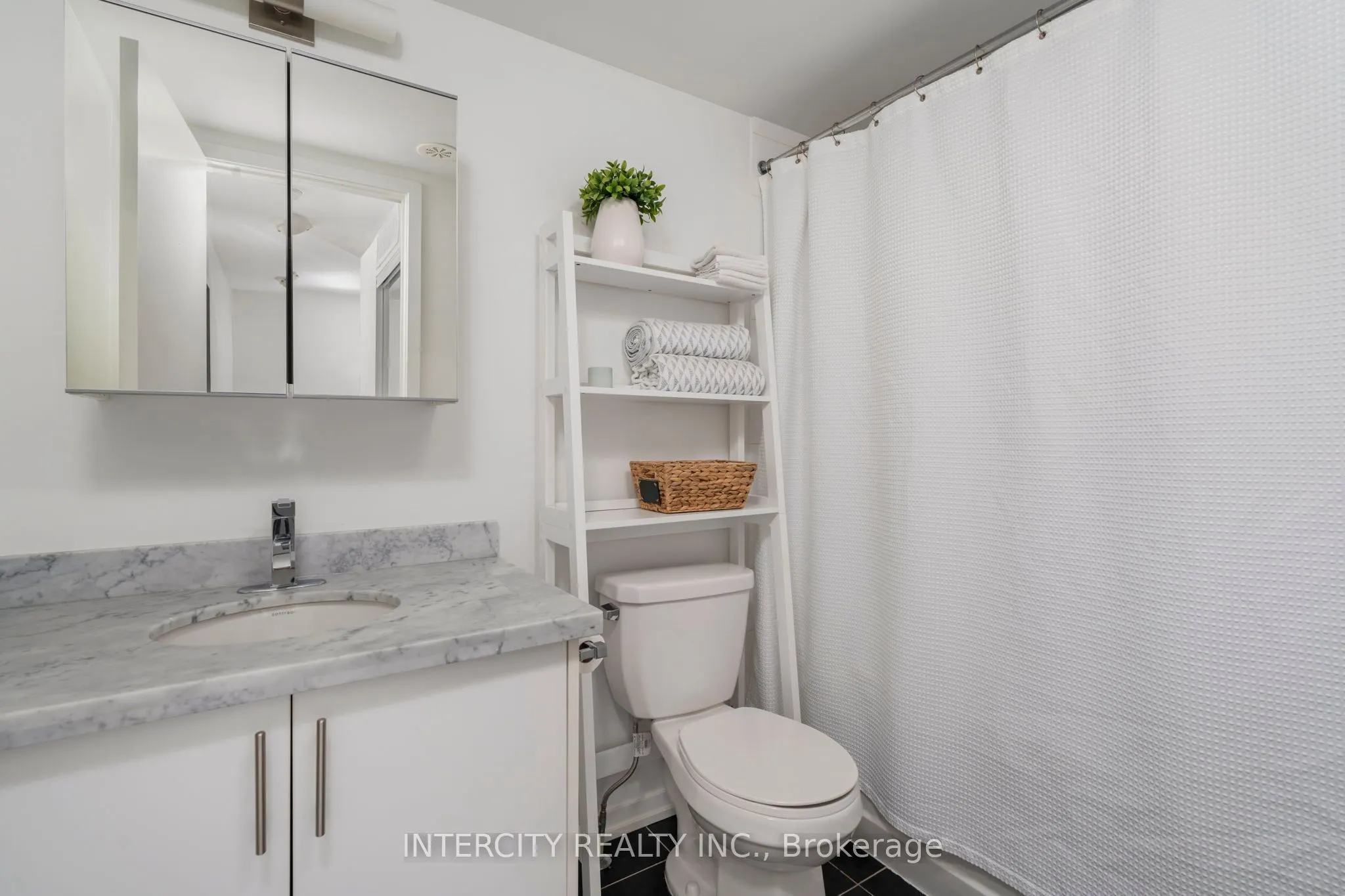 26 Bruce Street, #E-16