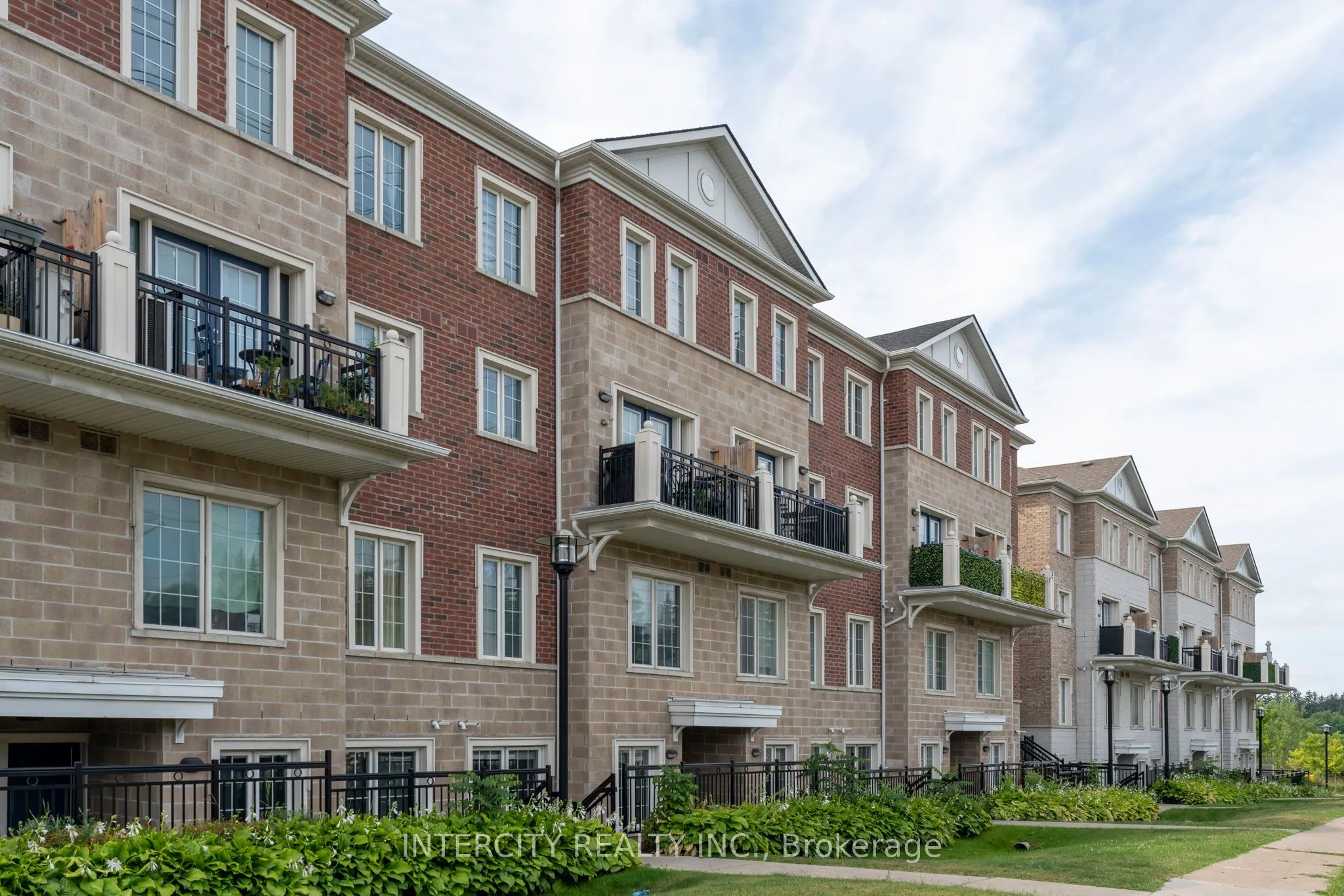 26 Bruce Street, #E-16