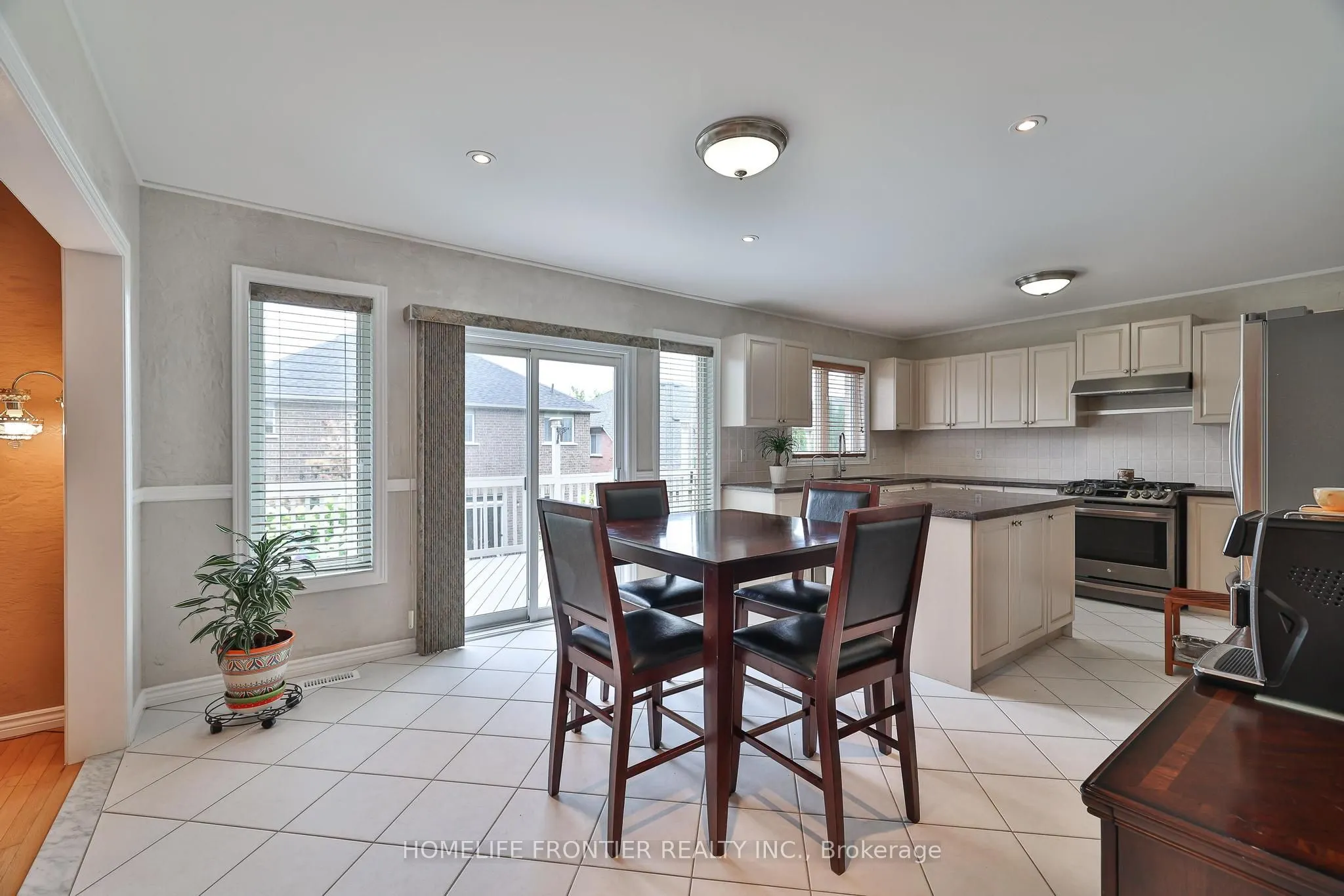 110 Red River Crescent
