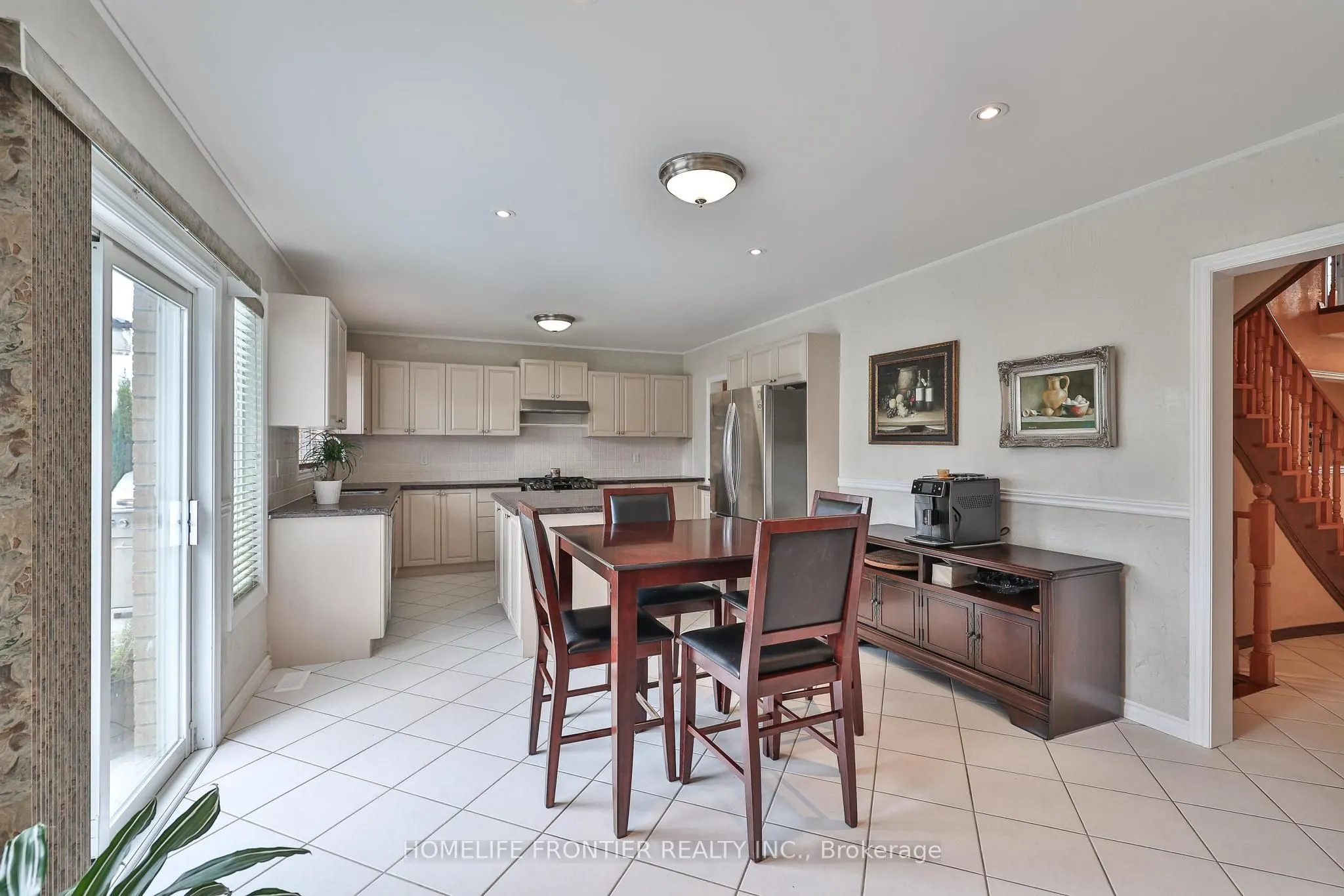 110 Red River Crescent