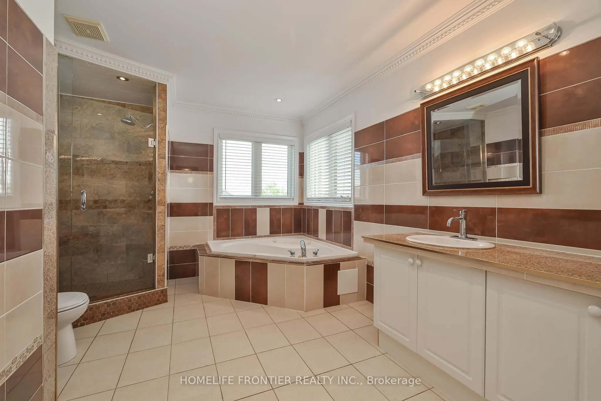 110 Red River Crescent