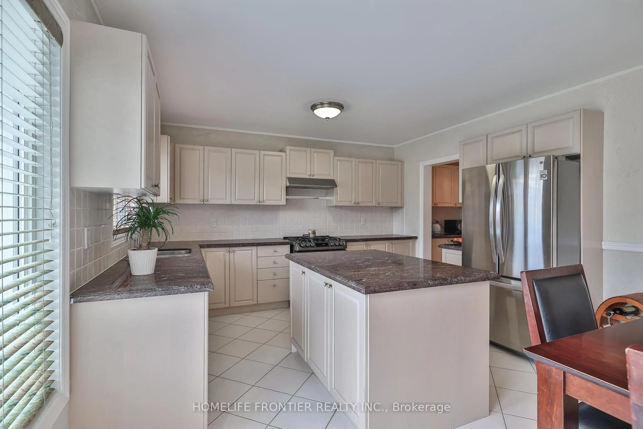 110 Red River Crescent