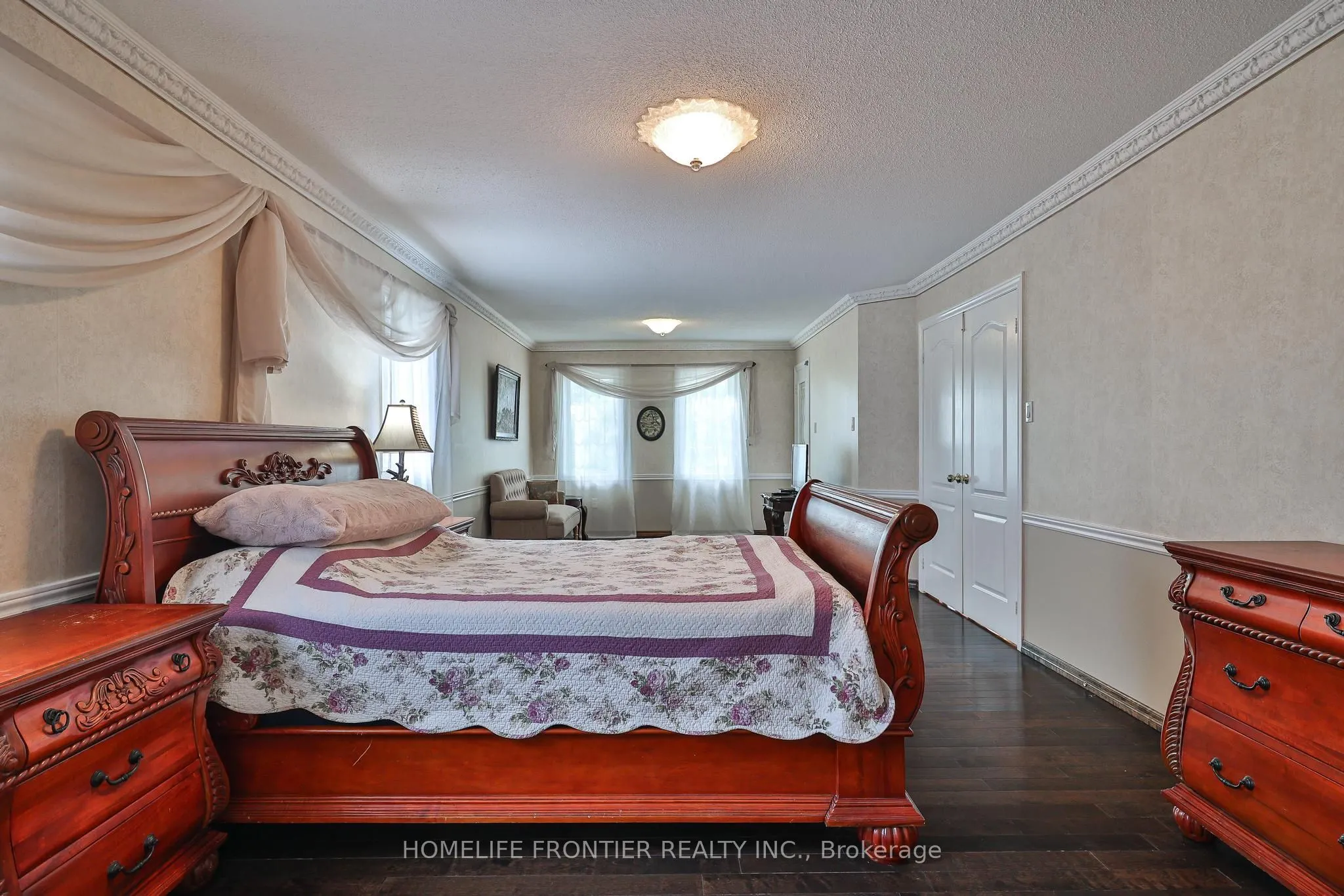 110 Red River Crescent