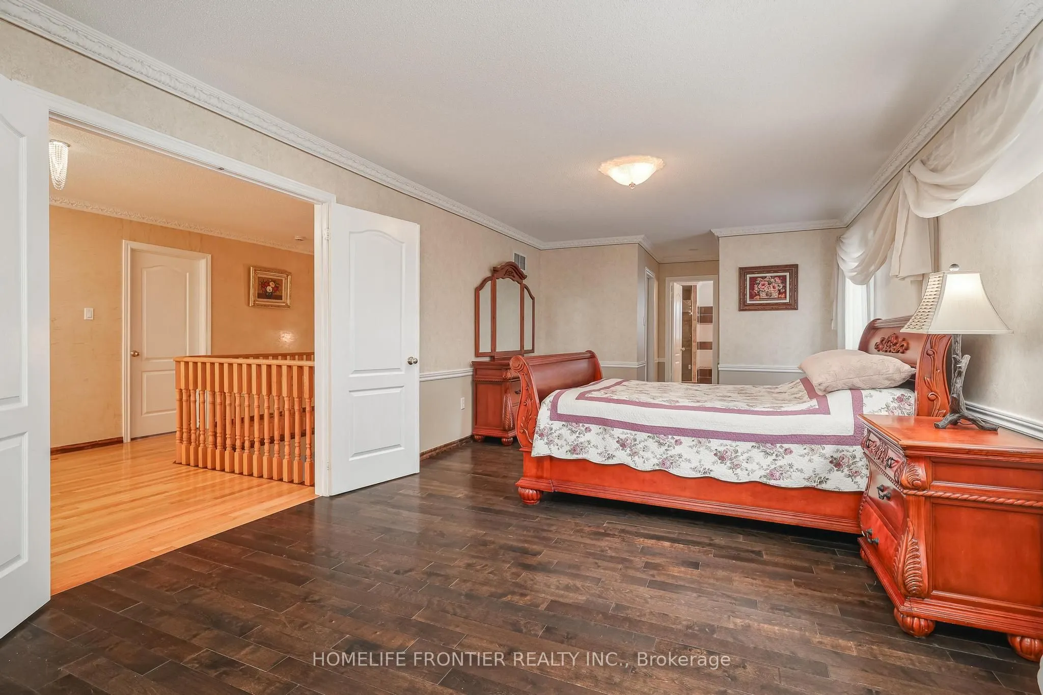 110 Red River Crescent