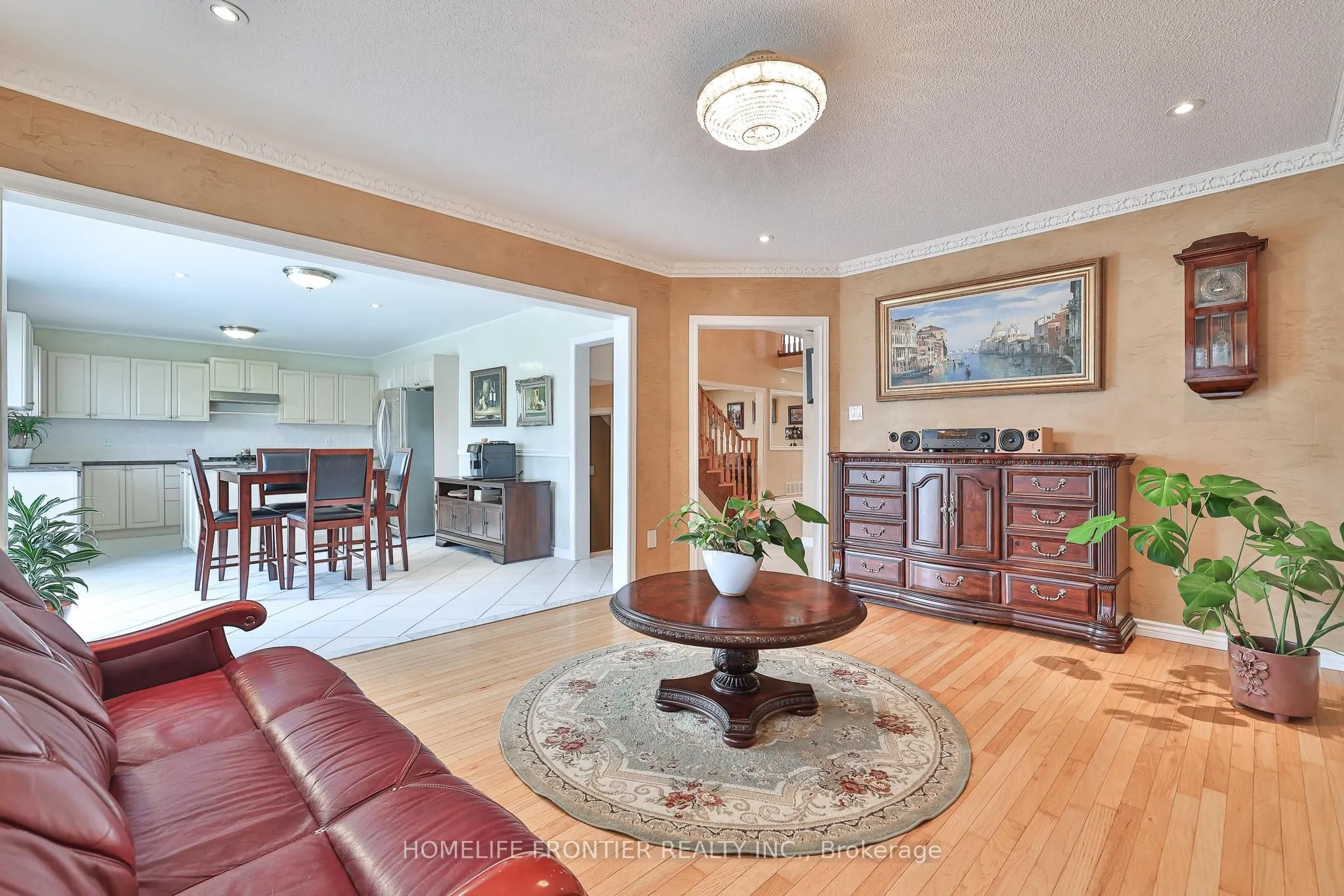 110 Red River Crescent