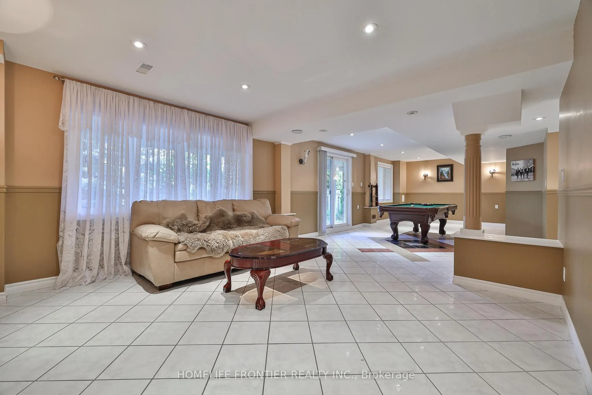 110 Red River Crescent