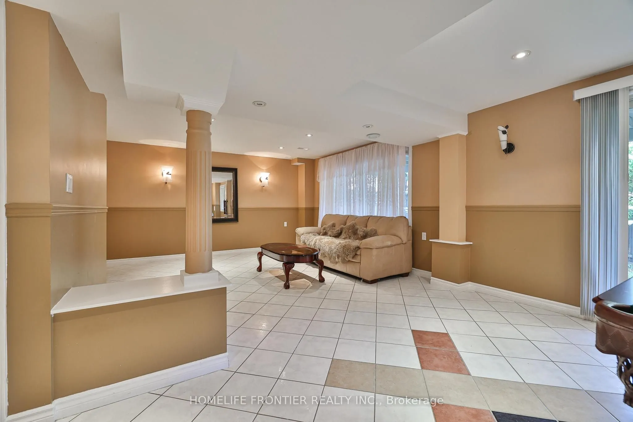 110 Red River Crescent