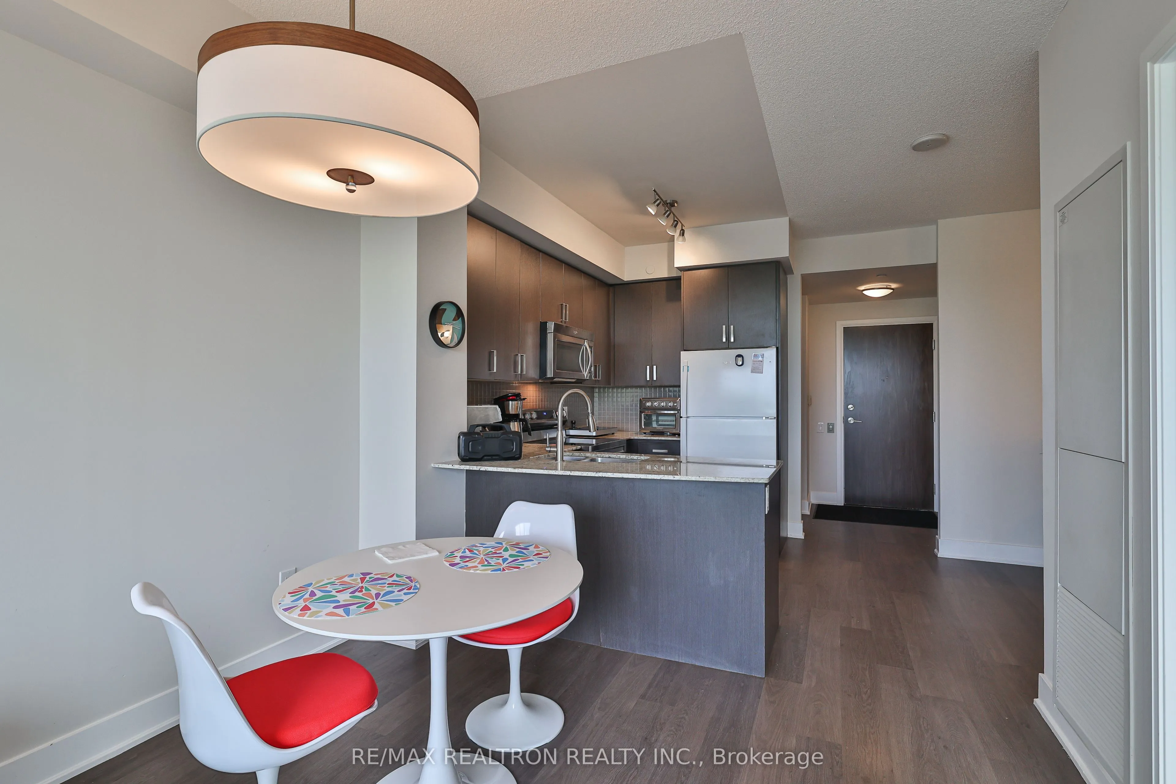7608 Yonge Street, #613
