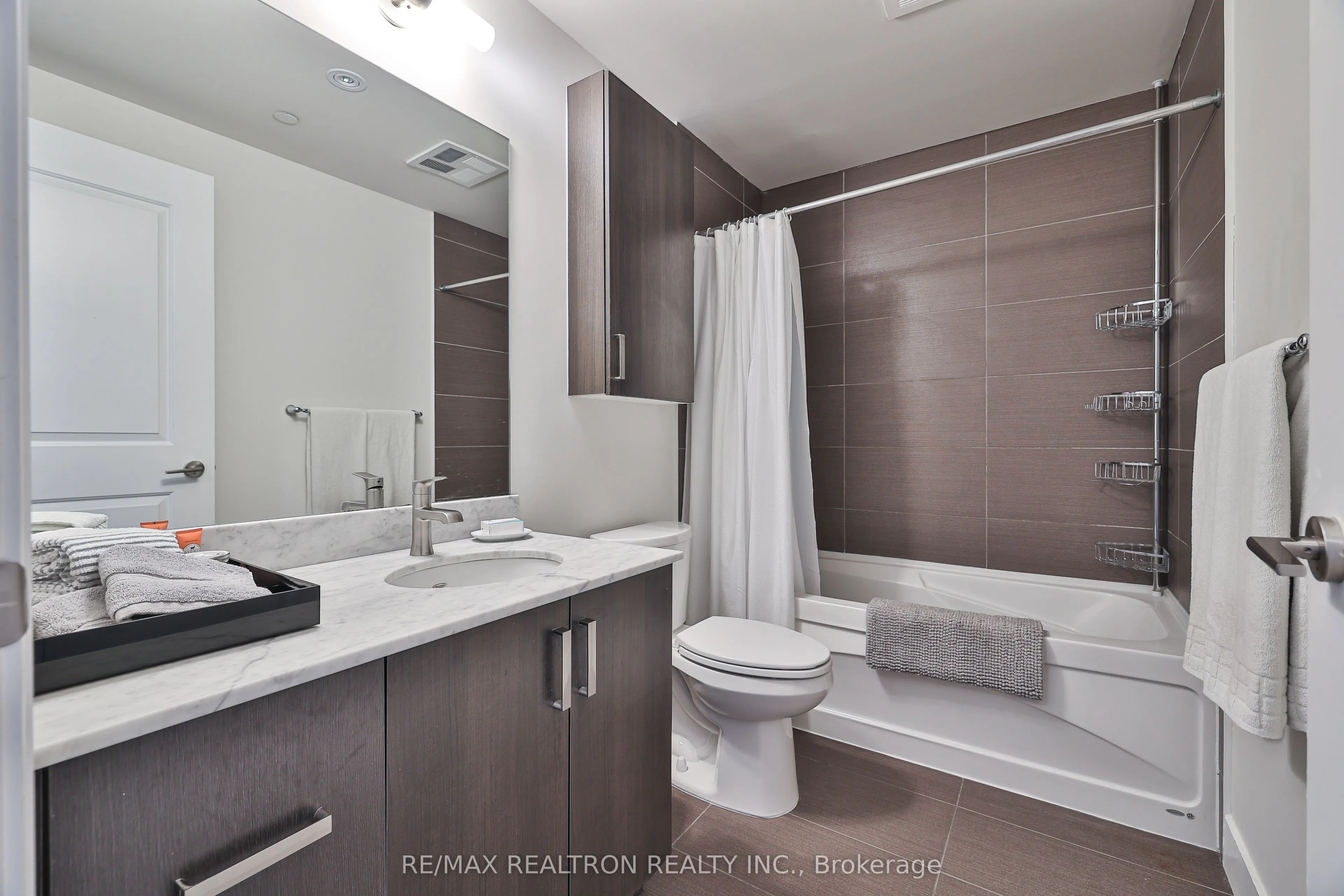 7608 Yonge Street, #613