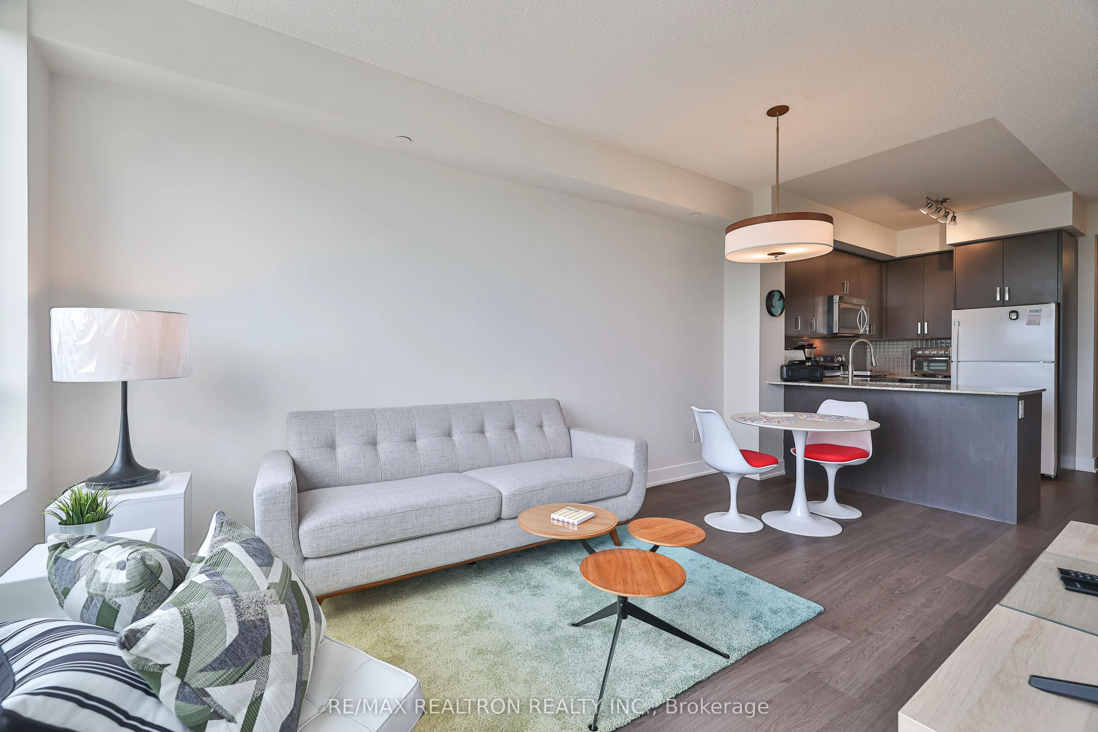 7608 Yonge Street, #613