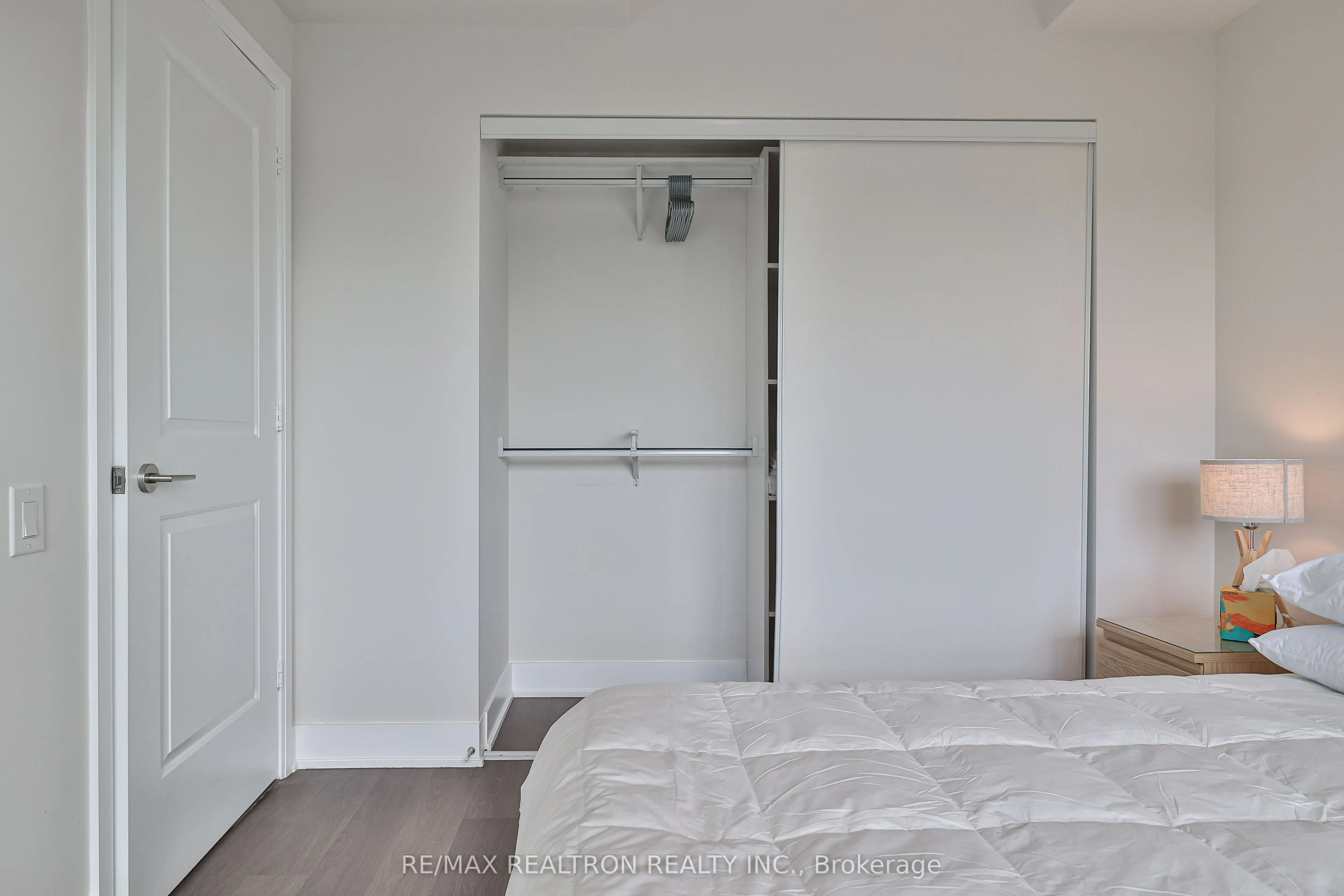 7608 Yonge Street, #613